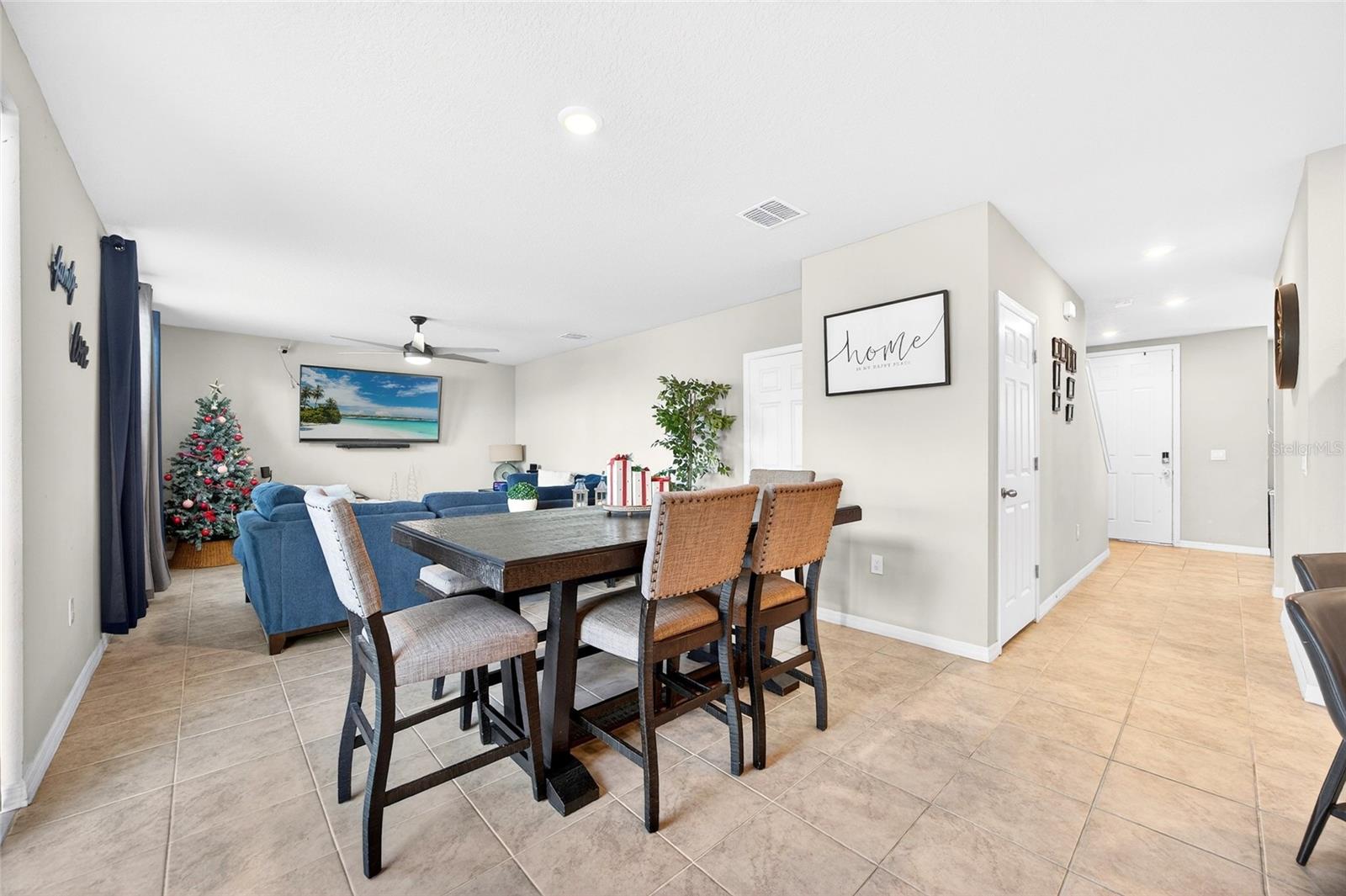 Image 41 of 62 For 953 Cambridge Drive