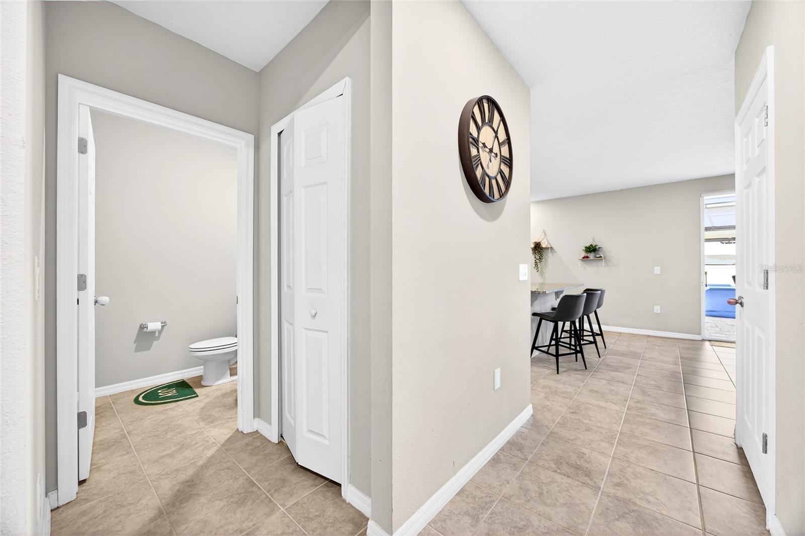 Image 44 of 62 For 953 Cambridge Drive