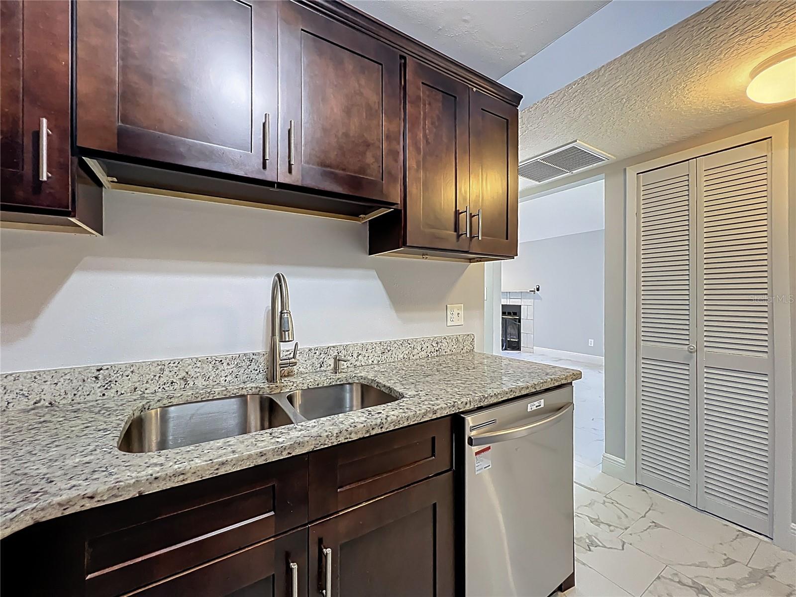 Image 12 of 32 For 4800 Semoran Boulevard 106