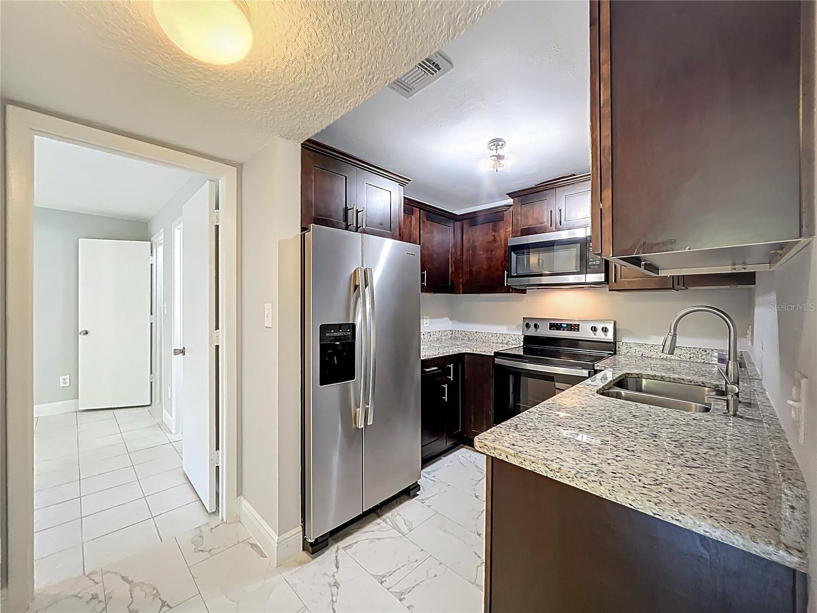 Image 9 of 32 For 4800 Semoran Boulevard 106