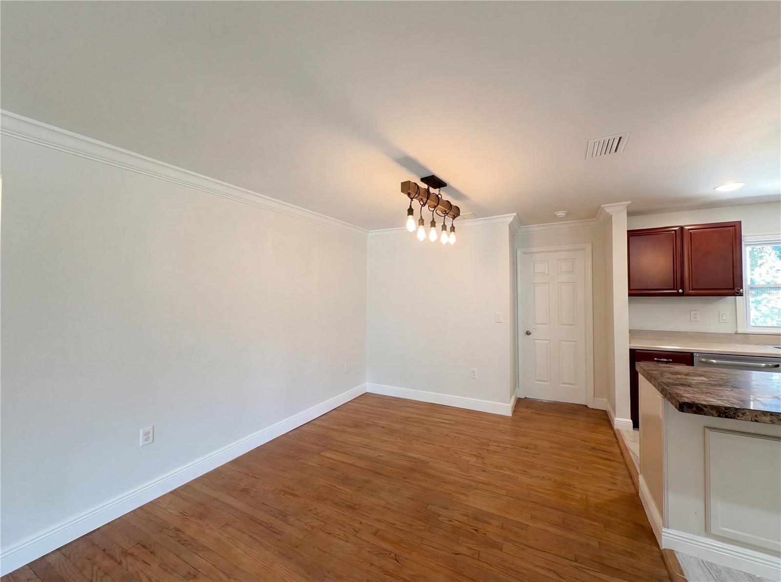 Image 9 of 20 For 520 Sumner Avenue