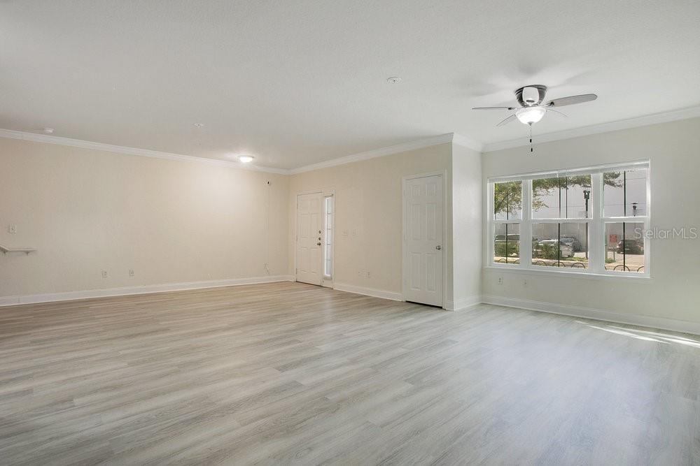 Image 13 of 39 For 202 South Street 1049