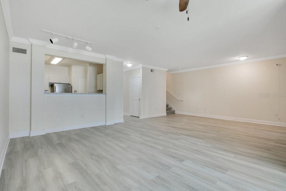 Image 15 of 39 For 202 South Street 1049