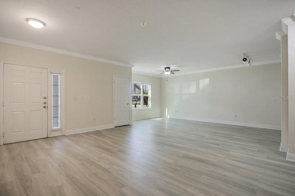 Image 16 of 39 For 202 South Street 1049