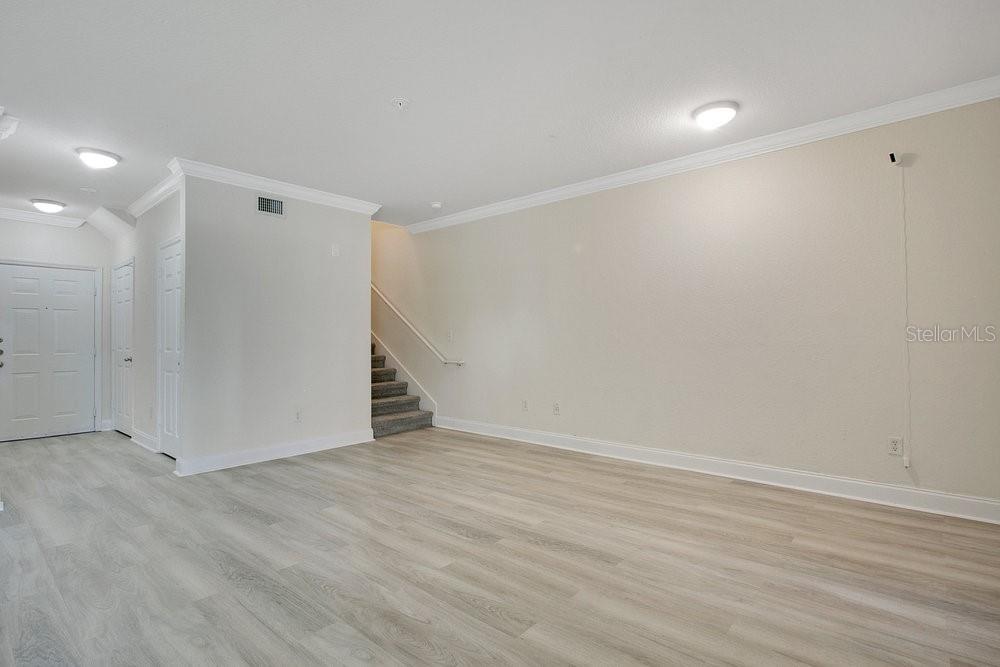 Image 17 of 39 For 202 South Street 1049