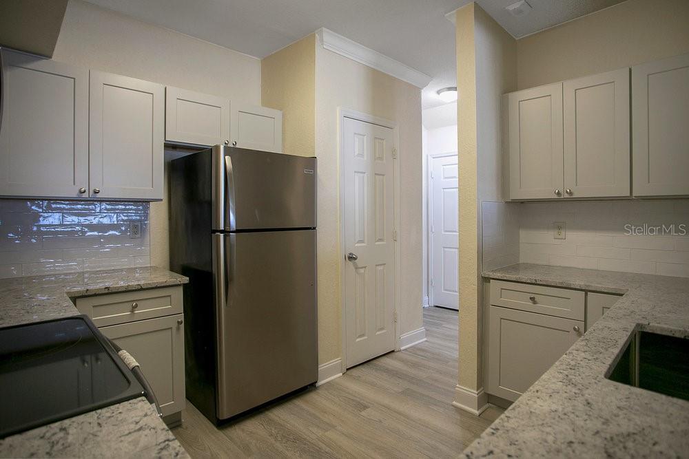 Image 26 of 39 For 202 South Street 1049