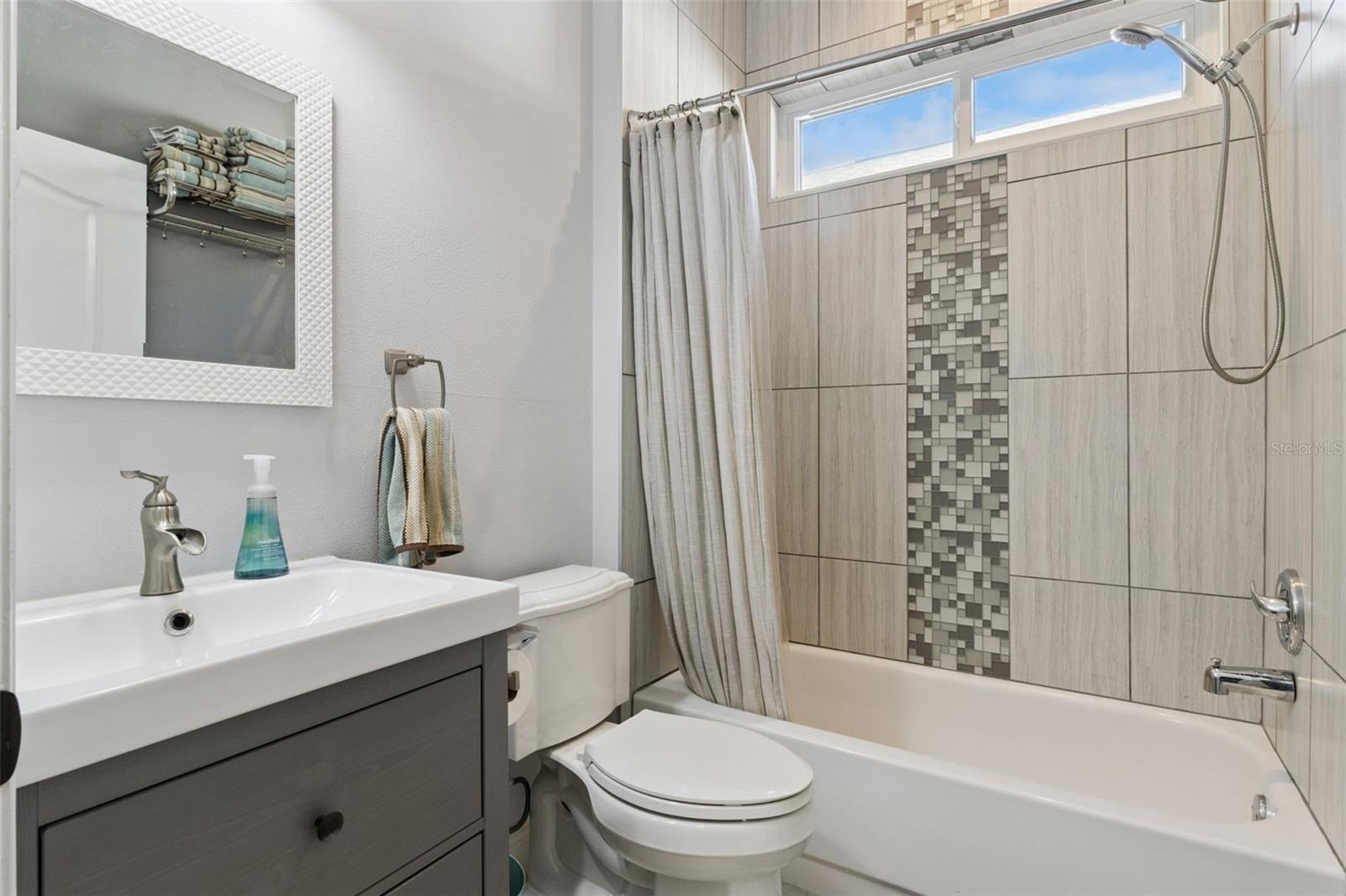 Image 26 of 35 For 12227 Glencliff Circle