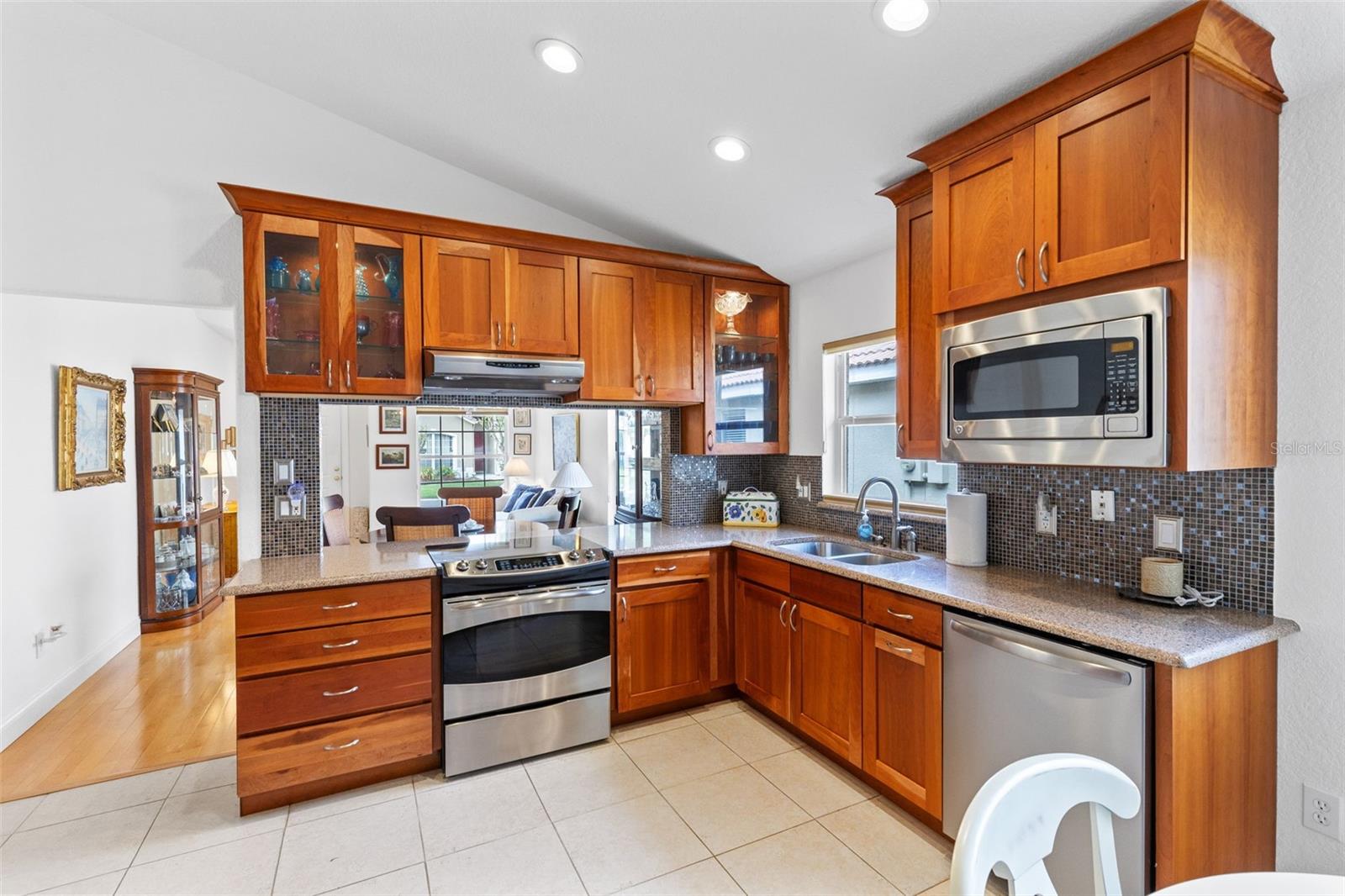 Image 6 of 26 For 936 Torrey Pine Drive