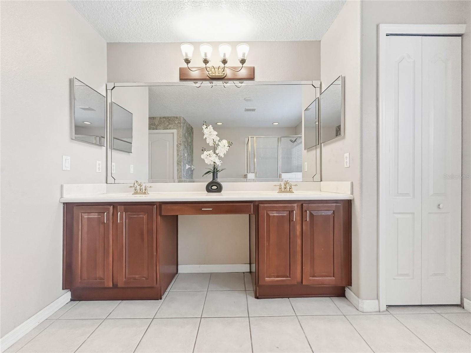 Image 38 of 49 For 14689 Brunswood Way