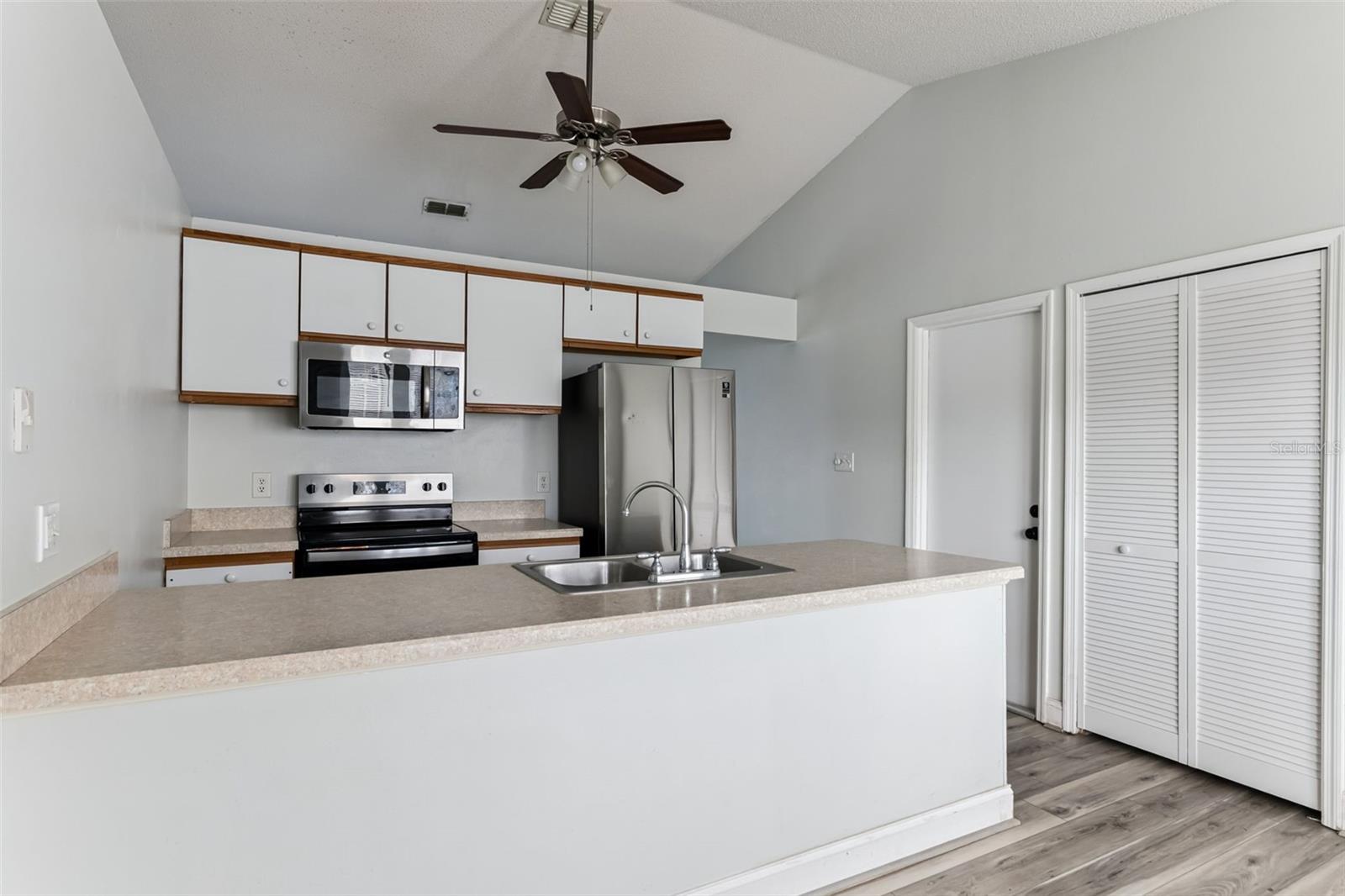 Image 10 of 37 For 1054 Seminole Creek Drive