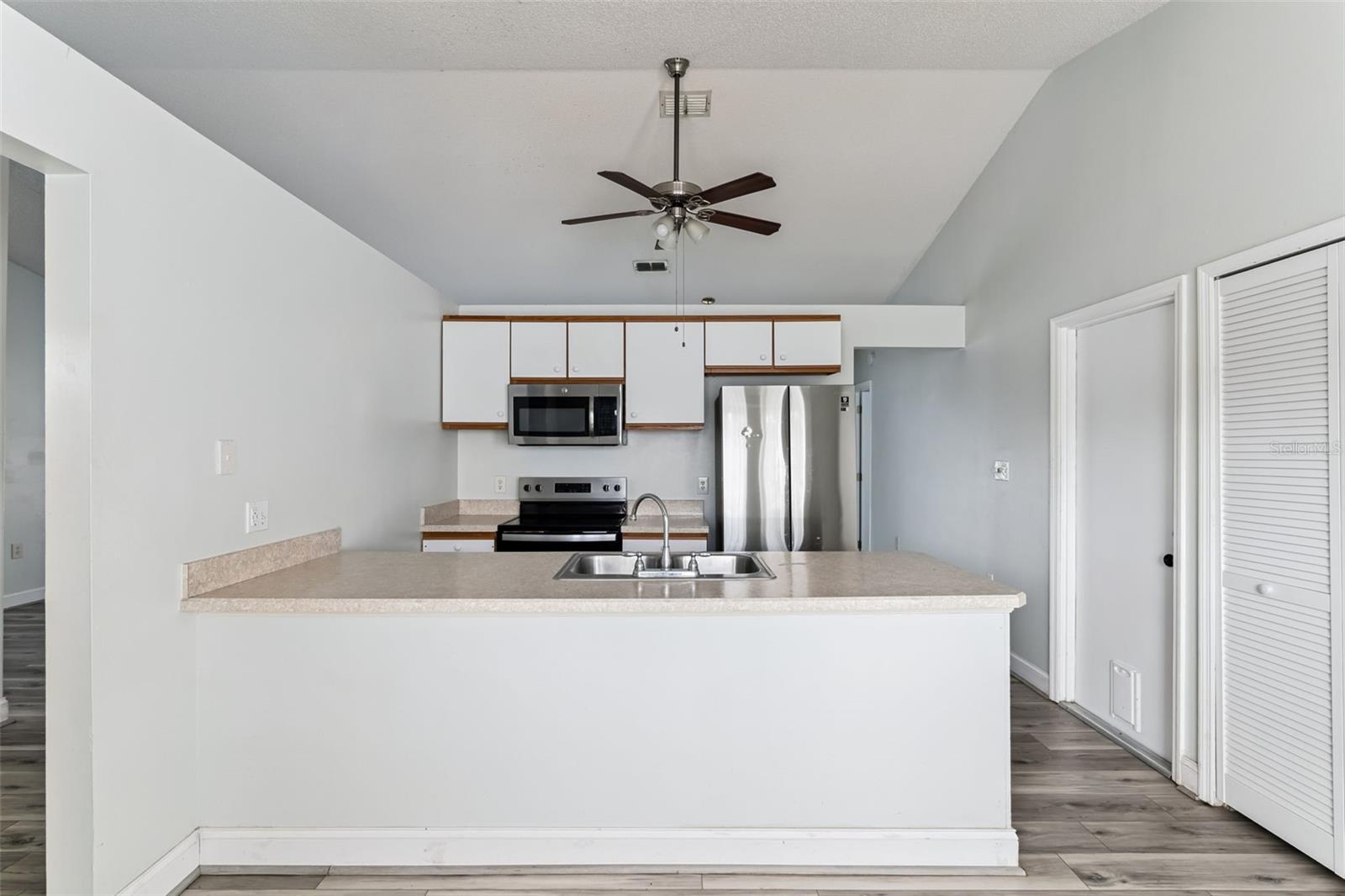 Image 11 of 37 For 1054 Seminole Creek Drive