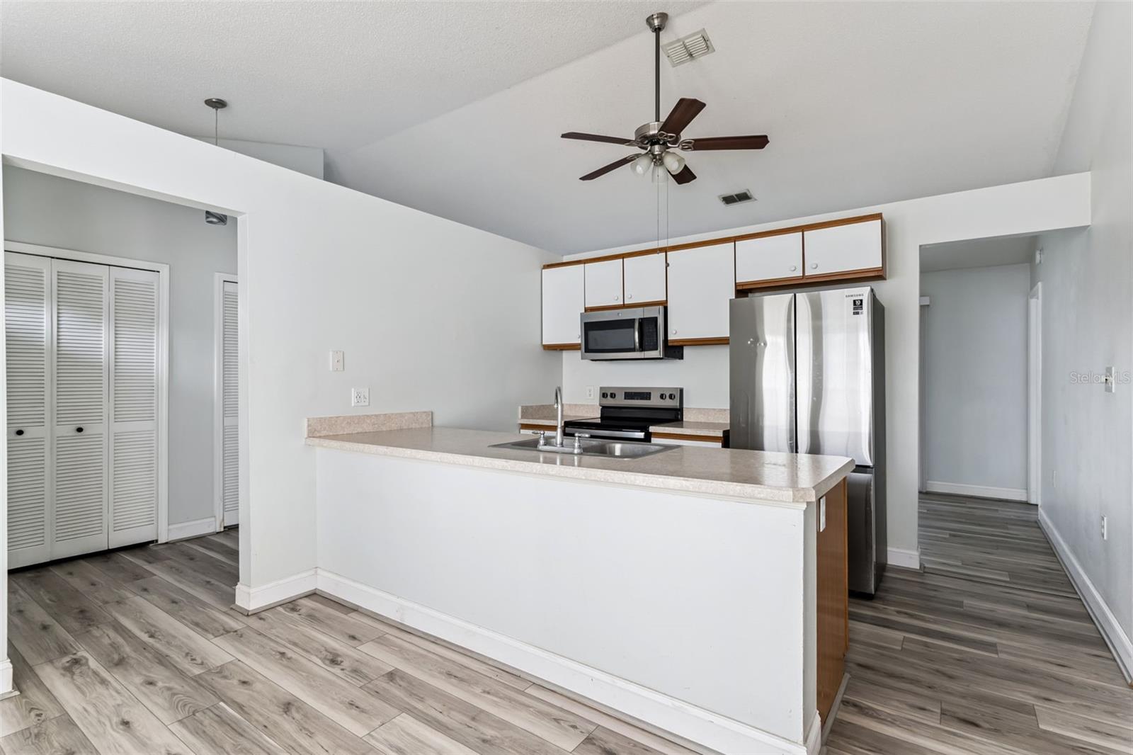 Image 13 of 37 For 1054 Seminole Creek Drive