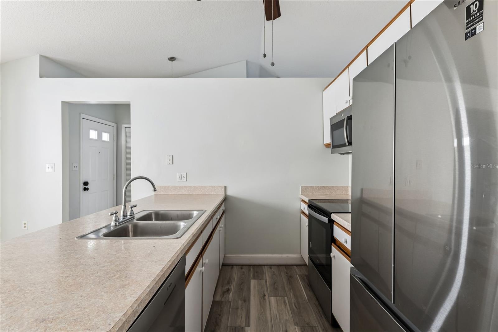 Image 14 of 37 For 1054 Seminole Creek Drive