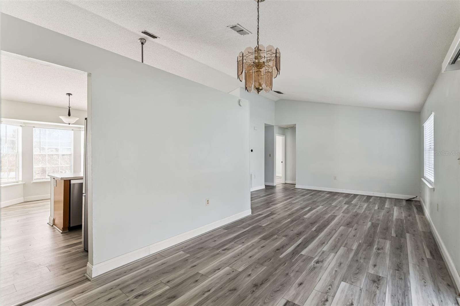 Image 17 of 37 For 1054 Seminole Creek Drive