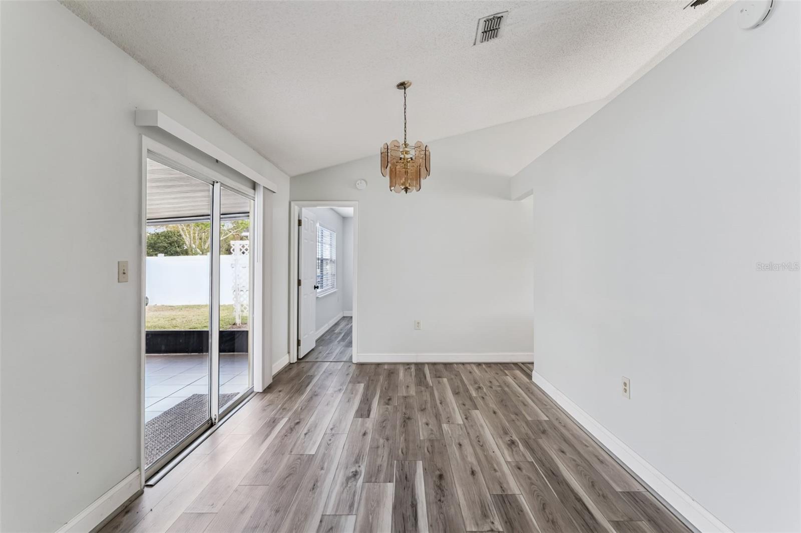 Image 18 of 37 For 1054 Seminole Creek Drive