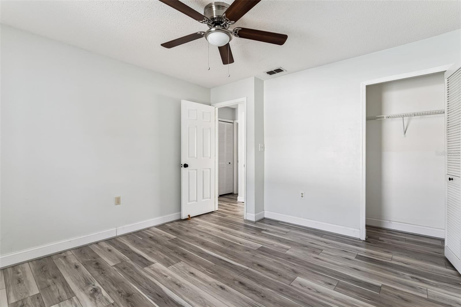 Image 20 of 37 For 1054 Seminole Creek Drive