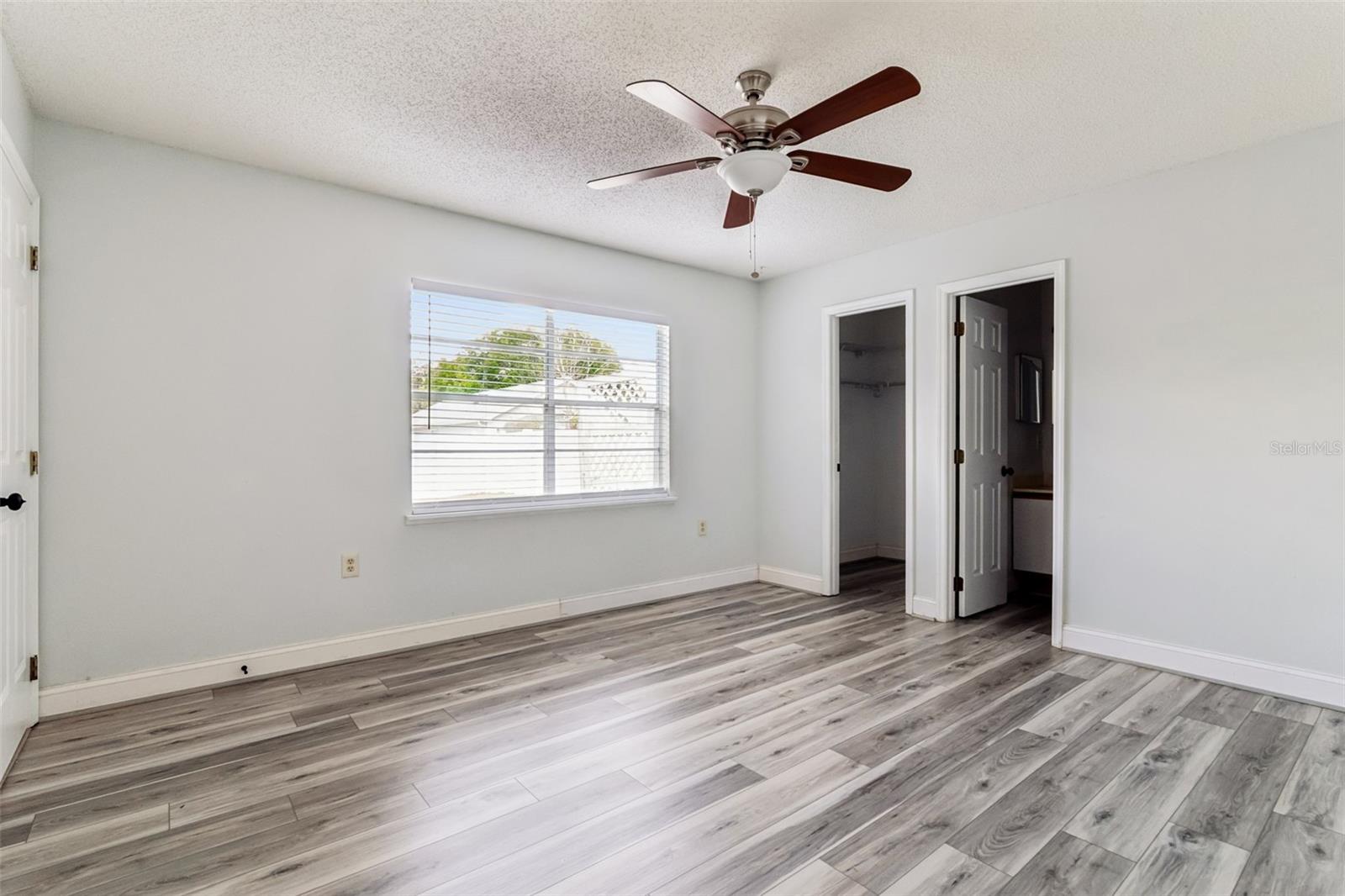 Image 27 of 37 For 1054 Seminole Creek Drive