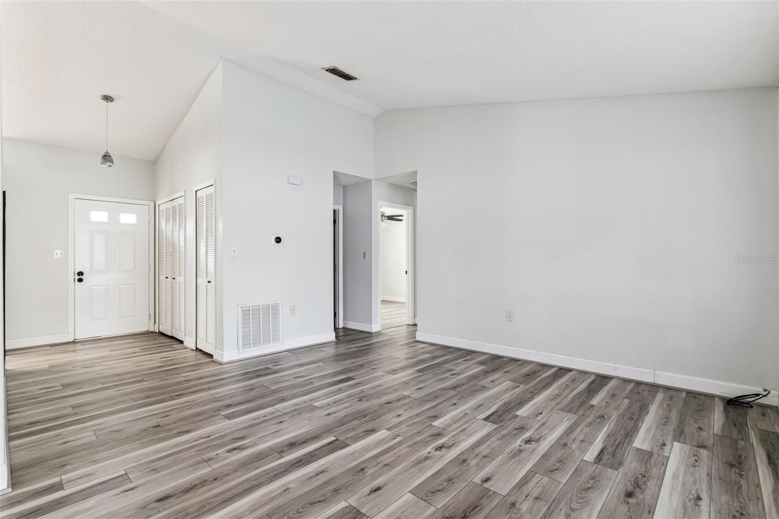 Image 7 of 37 For 1054 Seminole Creek Drive