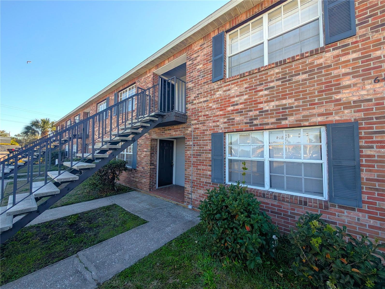 Image 2 of 8 For 6415 Roberts Avenue 105