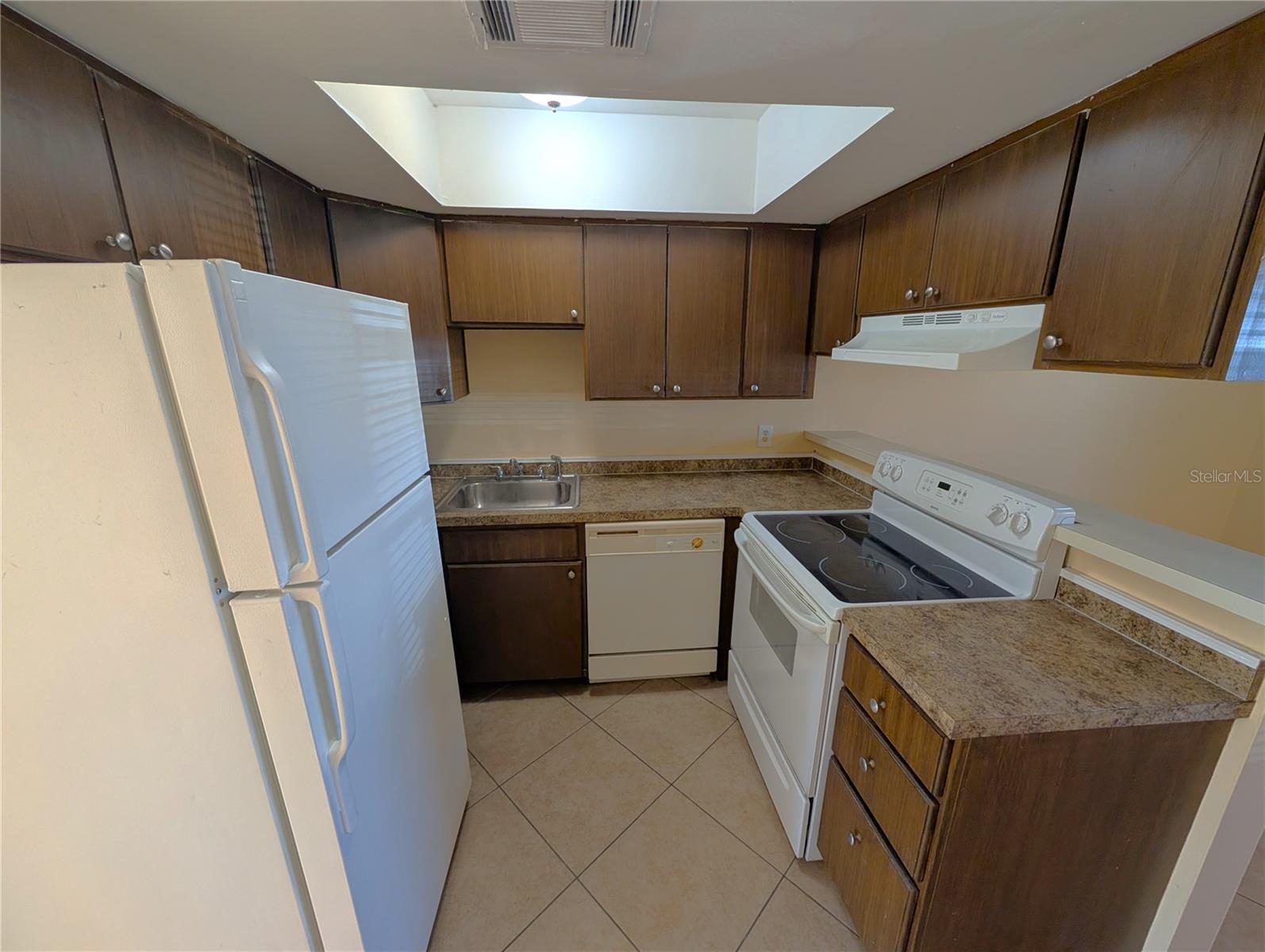 Image 6 of 8 For 6415 Roberts Avenue 105