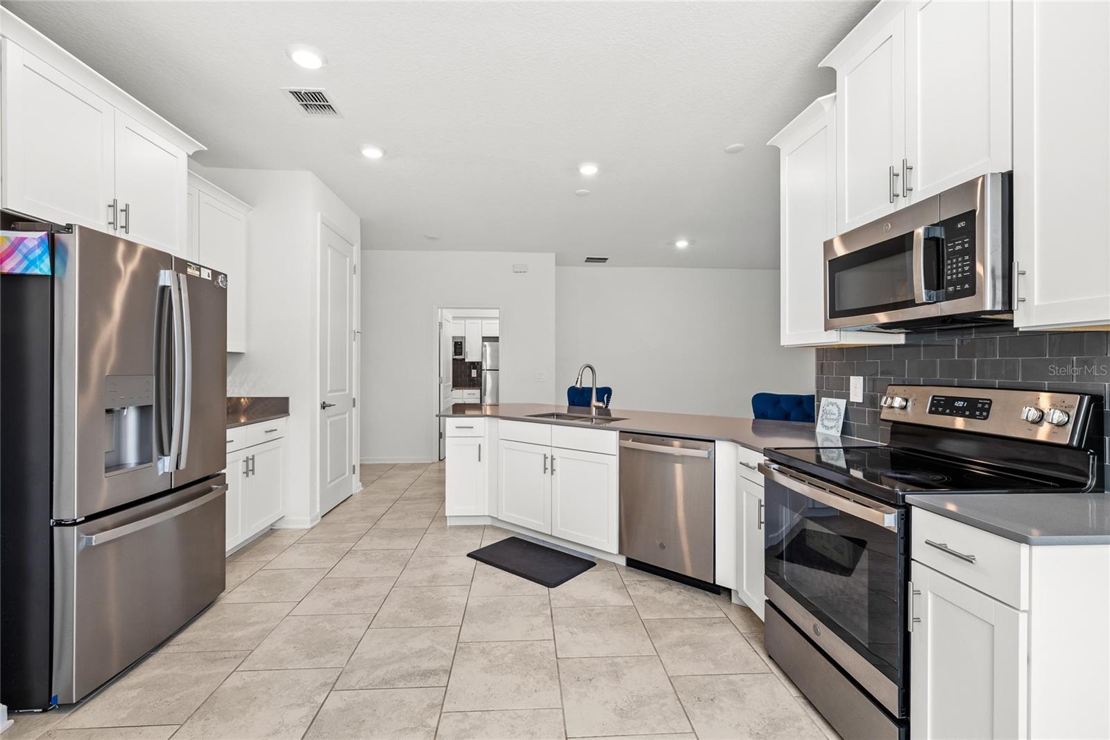 Image 16 of 44 For 3075 Camden Way