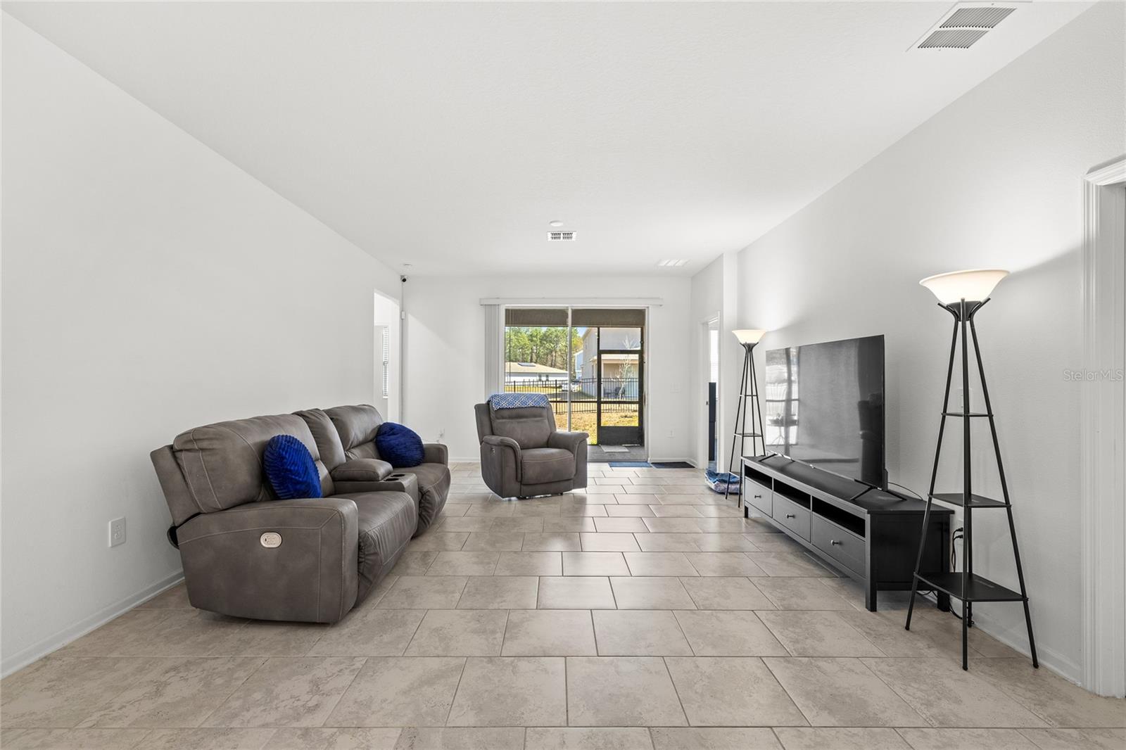 Image 18 of 44 For 3075 Camden Way