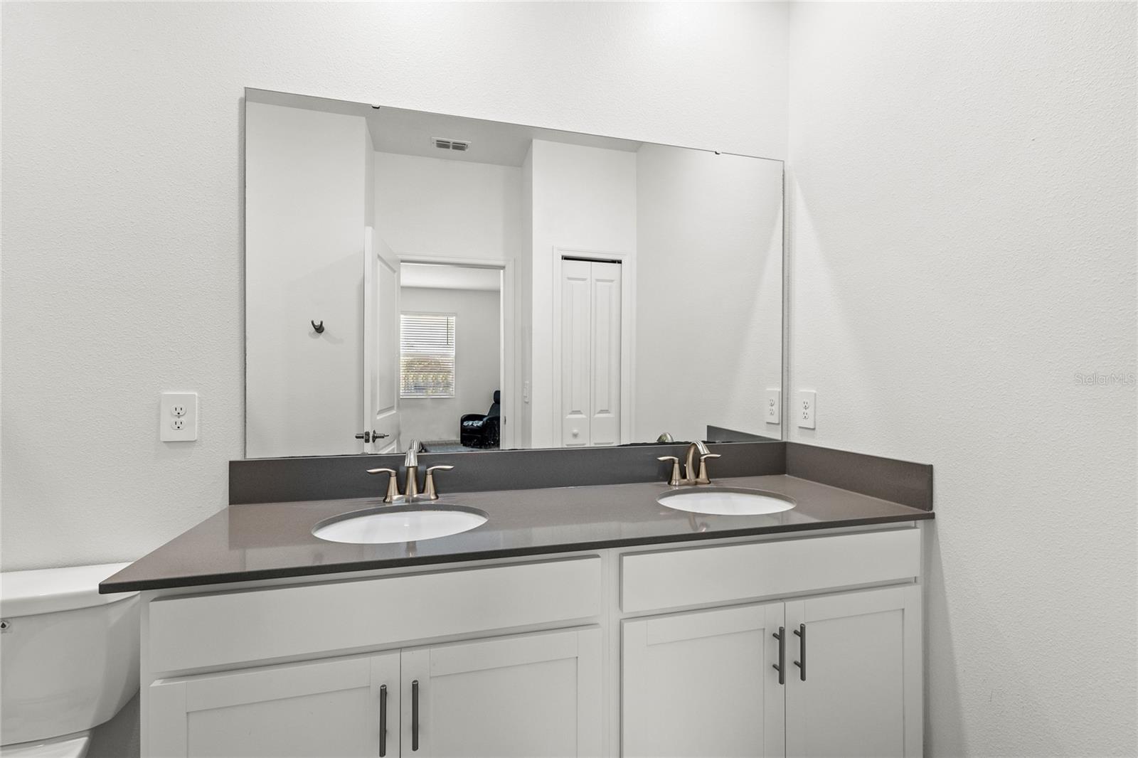 Image 25 of 44 For 3075 Camden Way