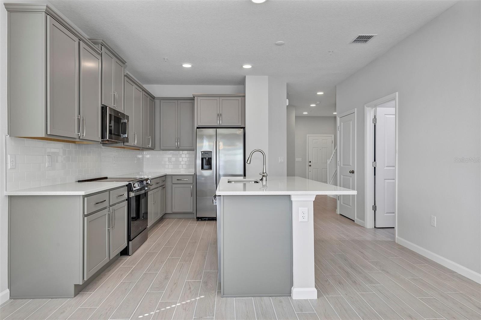 Image 11 of 65 For 691 Pothos Street