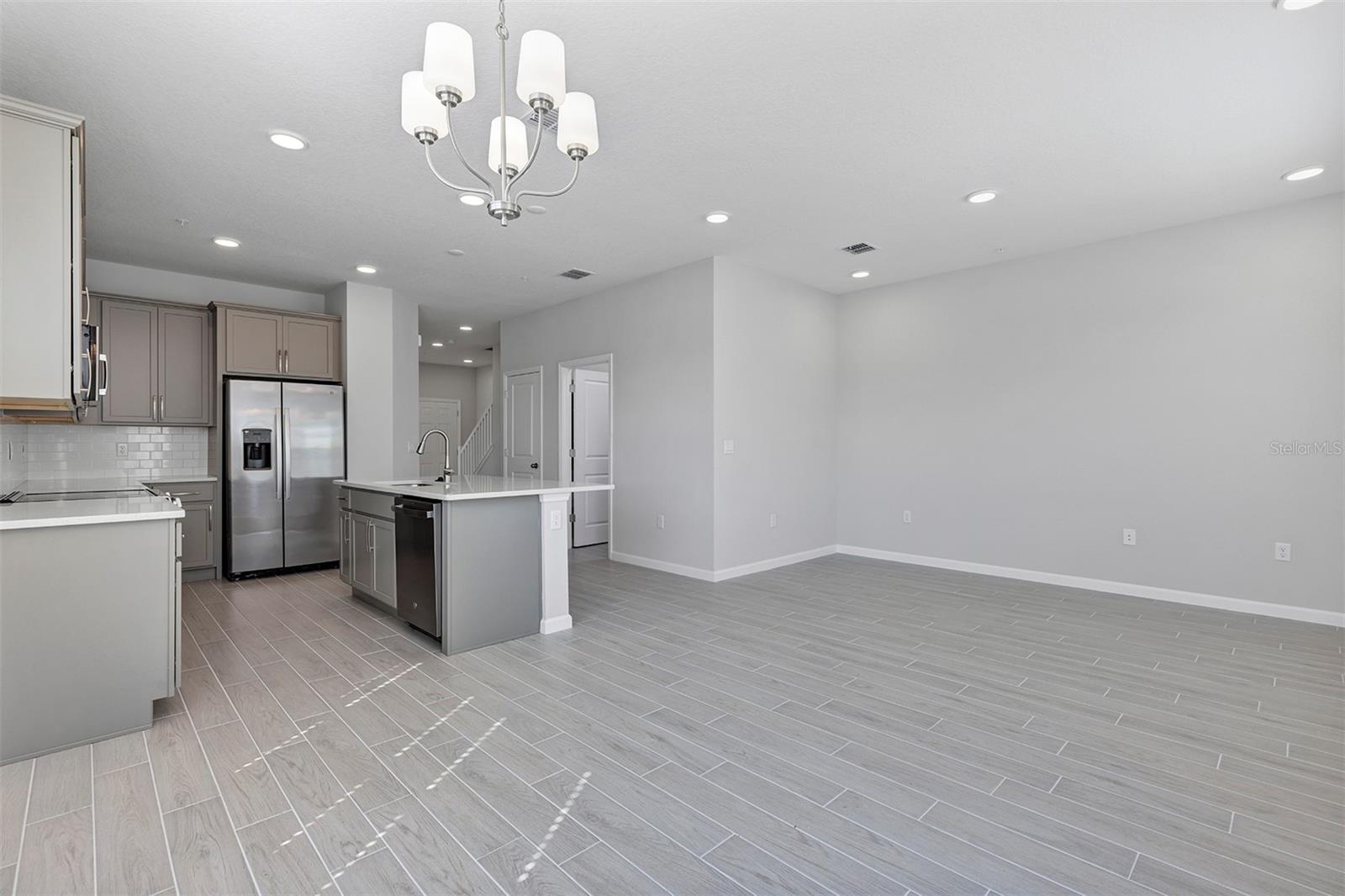 Image 14 of 65 For 691 Pothos Street