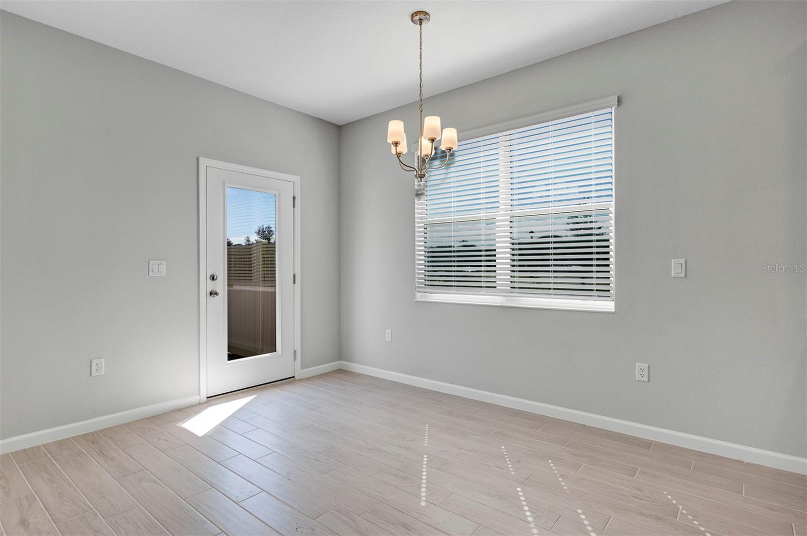 Image 18 of 65 For 691 Pothos Street