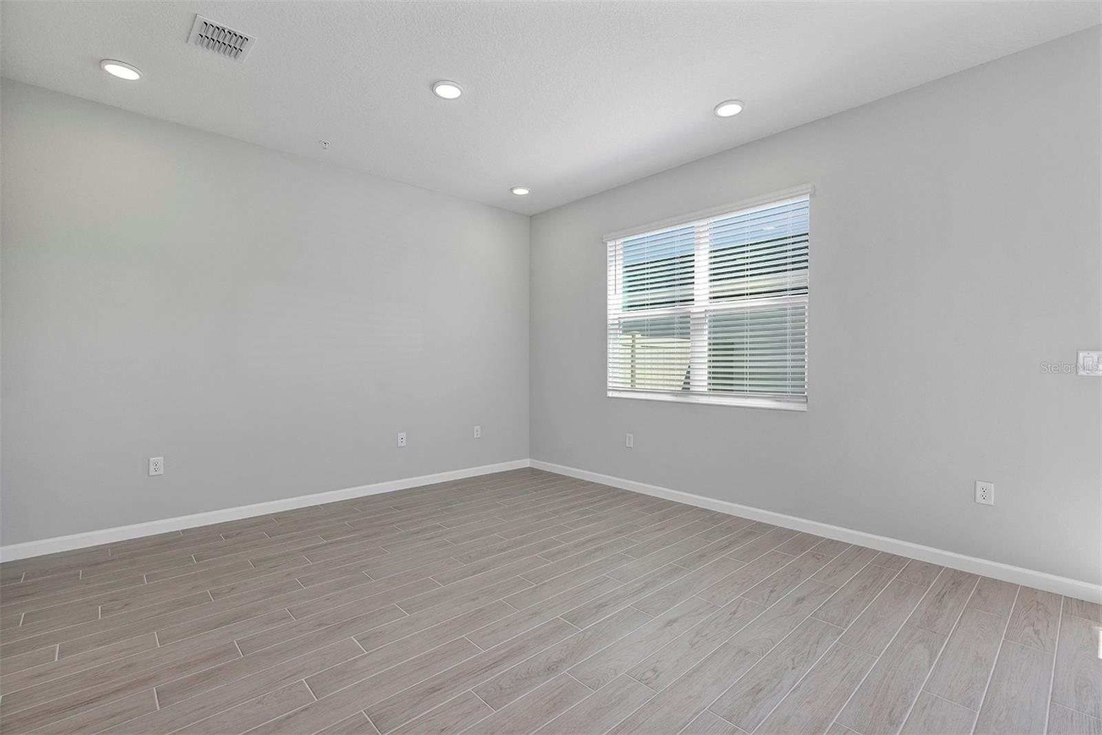 Image 19 of 65 For 691 Pothos Street