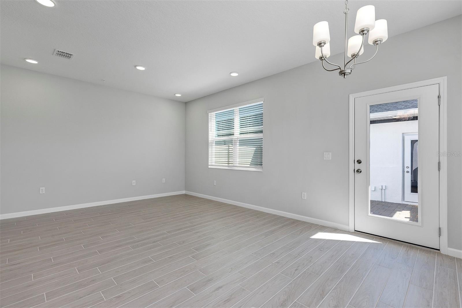 Image 21 of 65 For 691 Pothos Street