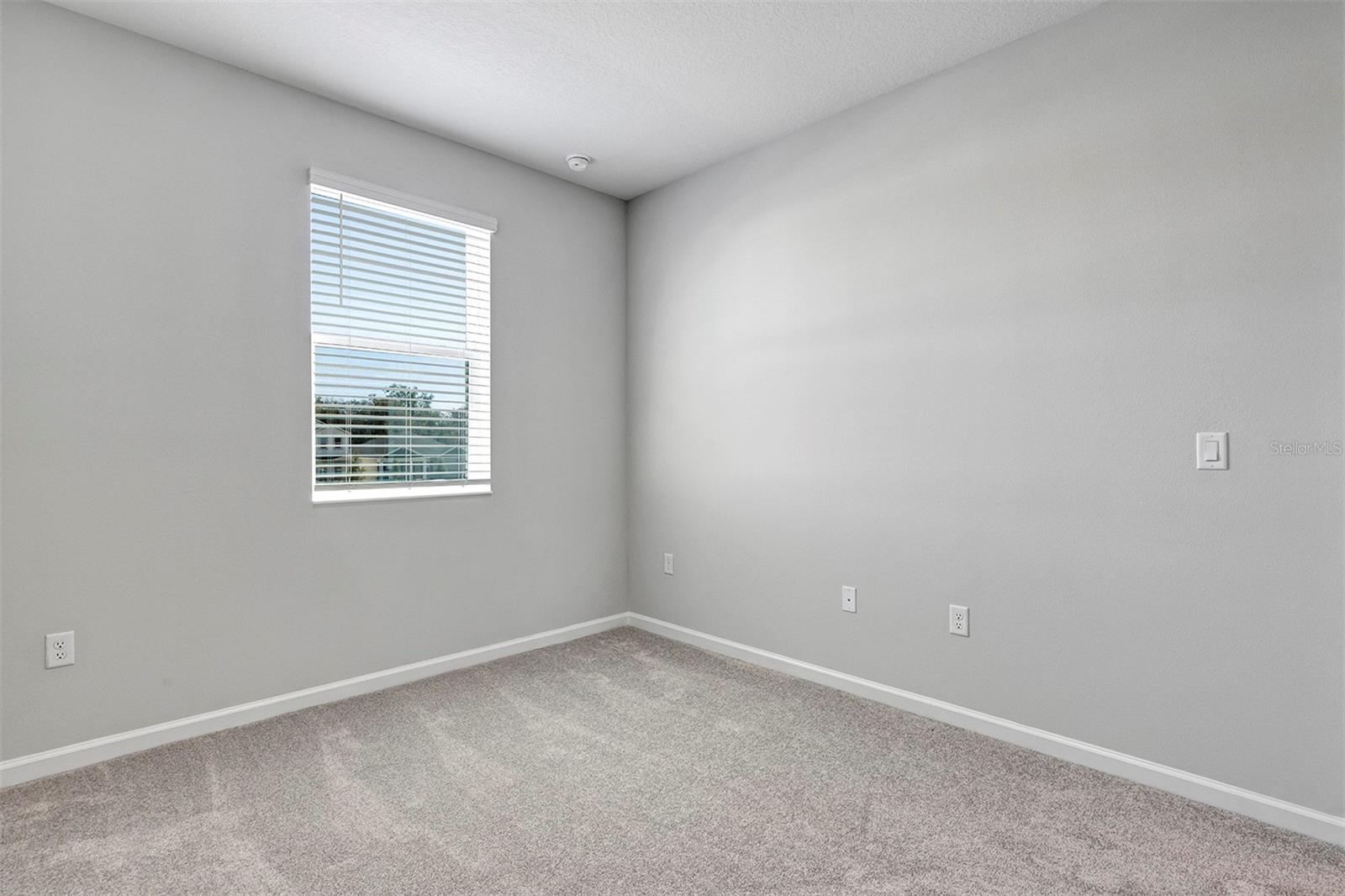 Image 32 of 65 For 691 Pothos Street