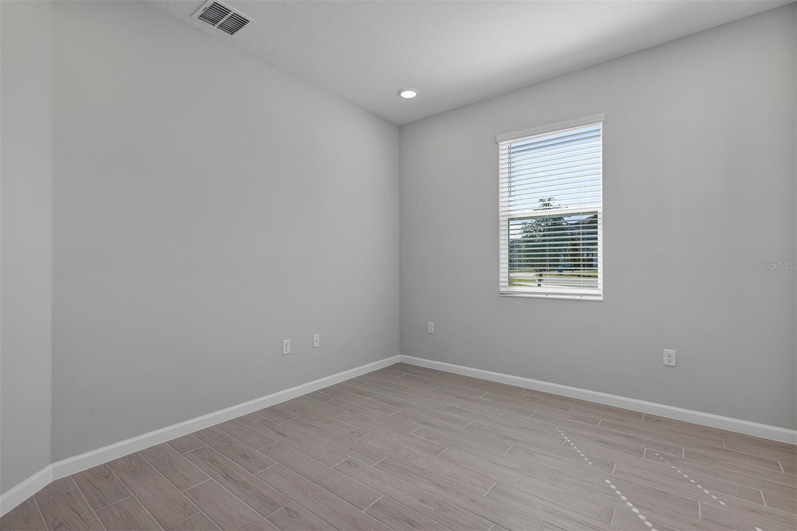 Image 8 of 65 For 691 Pothos Street