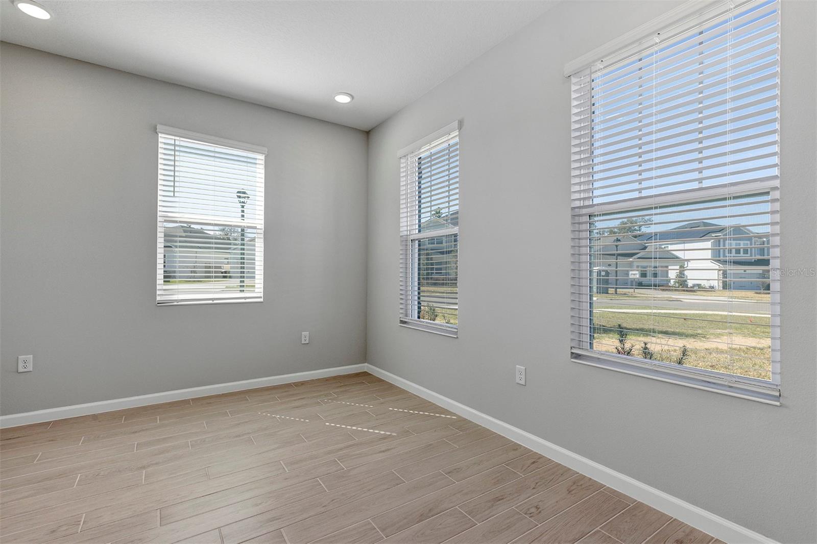 Image 9 of 65 For 691 Pothos Street