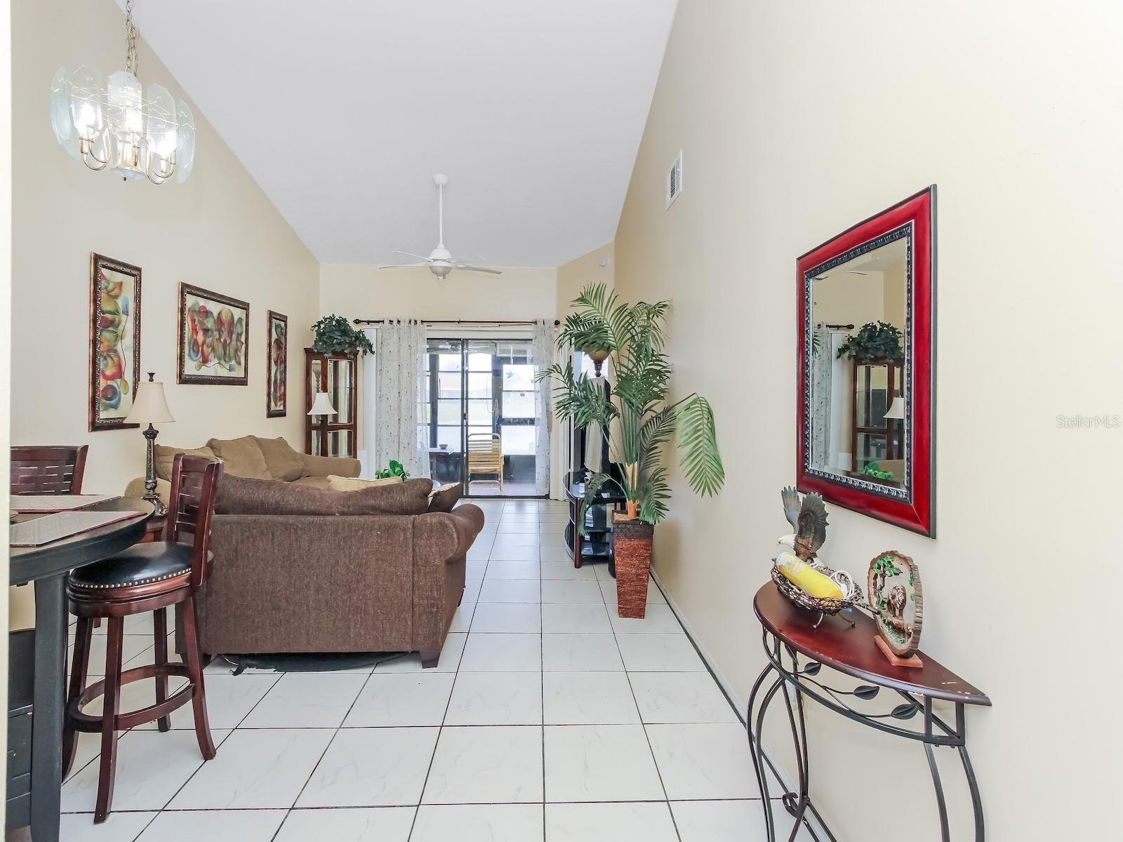 Image 10 of 28 For 62 Lakepointe Circle