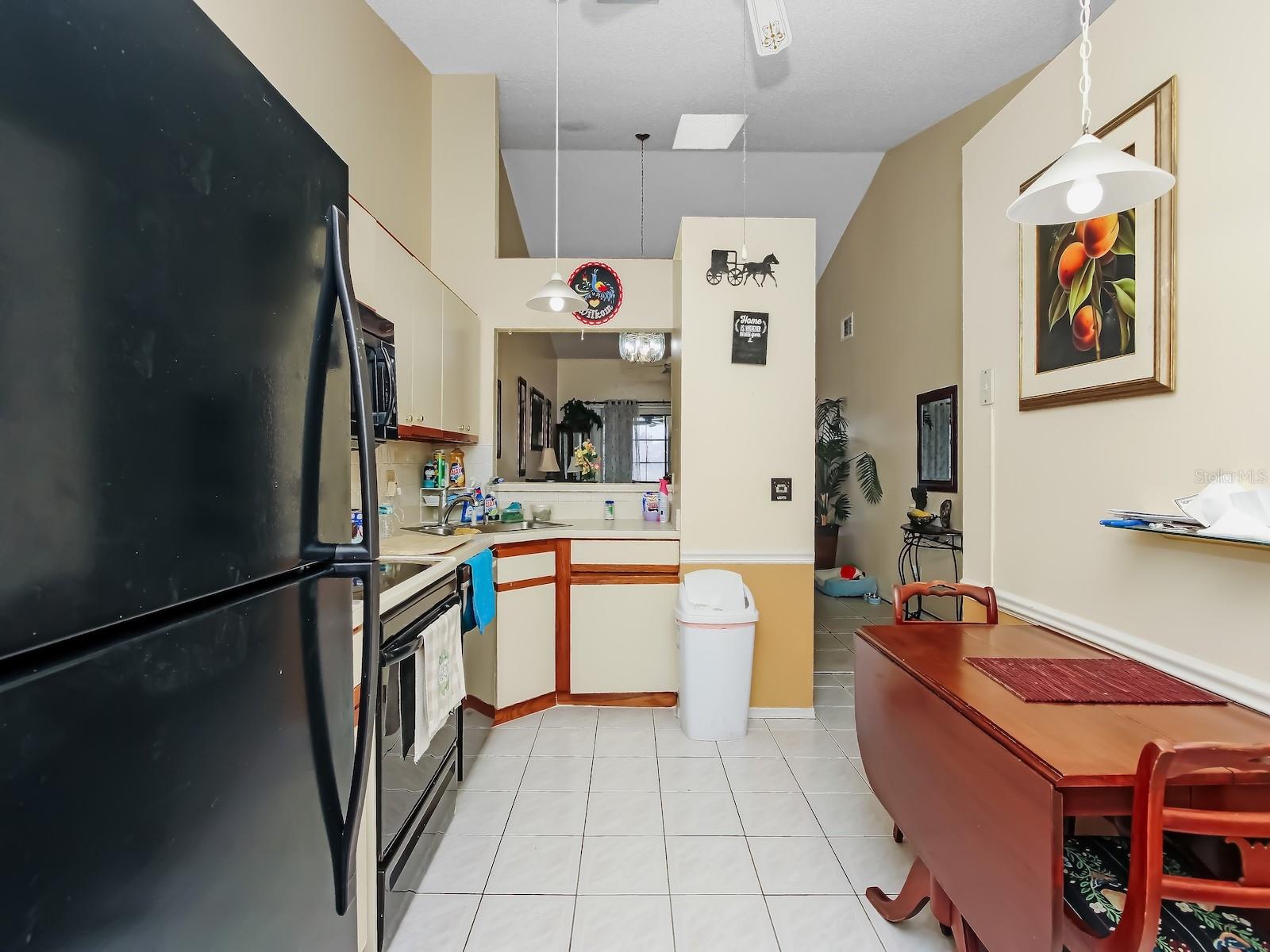 Image 11 of 28 For 62 Lakepointe Circle