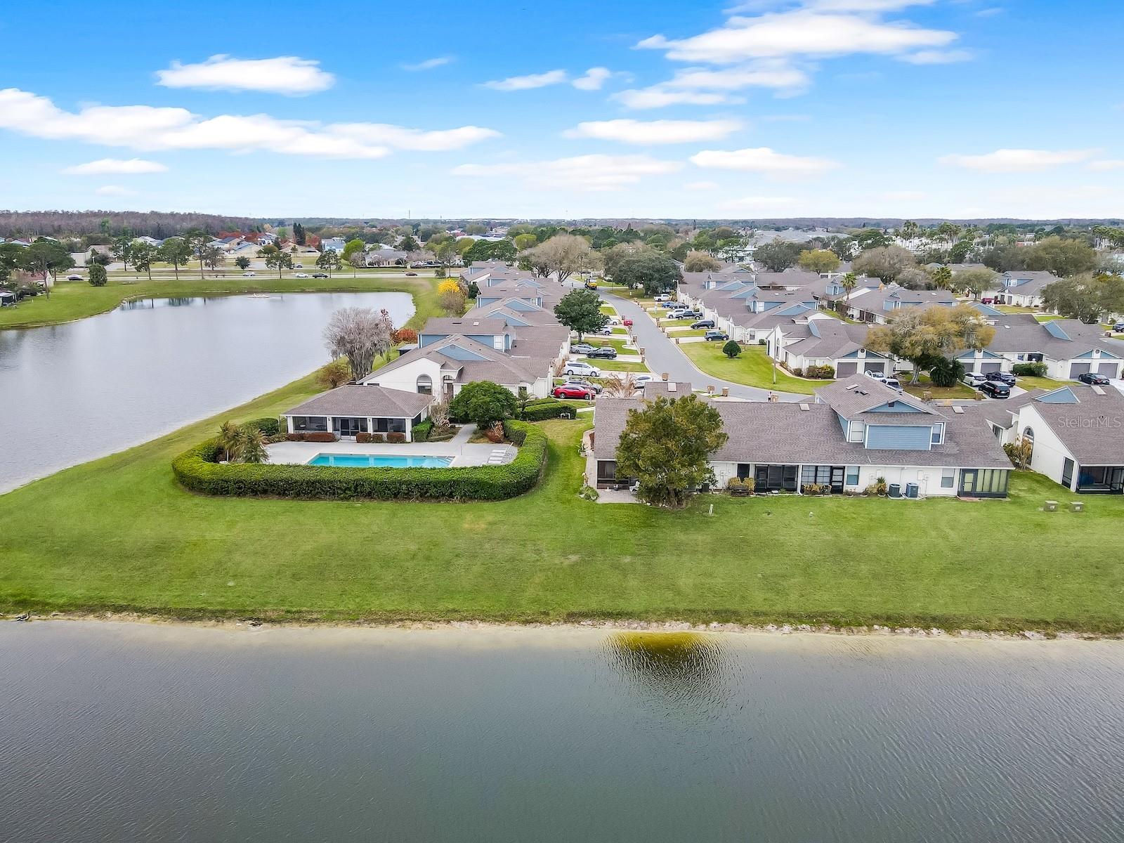 Image 23 of 28 For 62 Lakepointe Circle