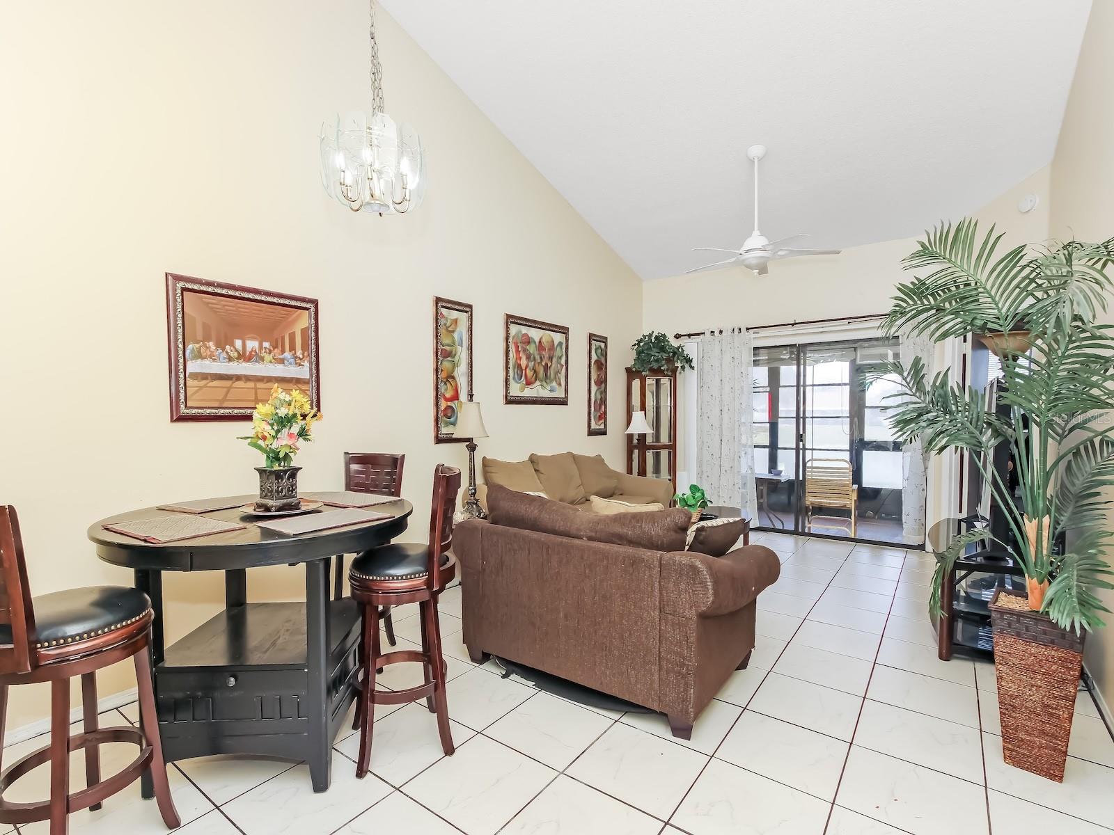 Image 6 of 28 For 62 Lakepointe Circle