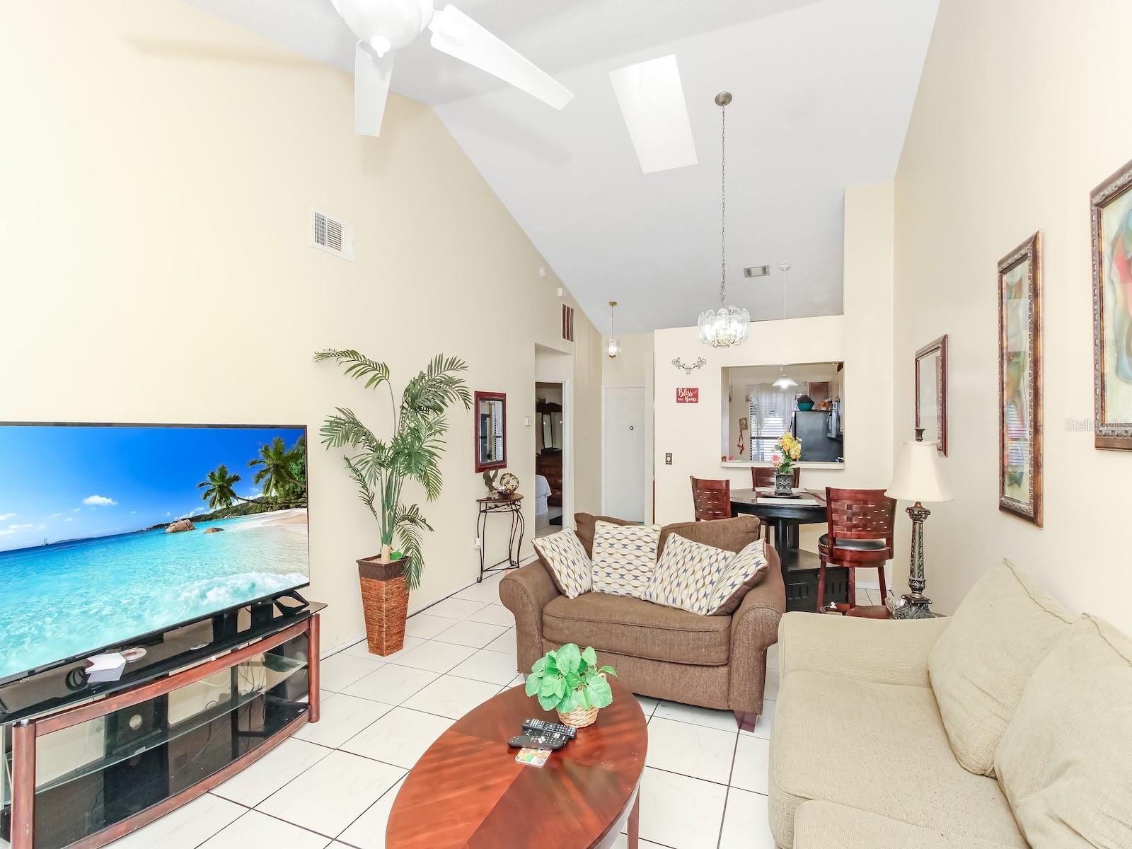 Image 8 of 28 For 62 Lakepointe Circle