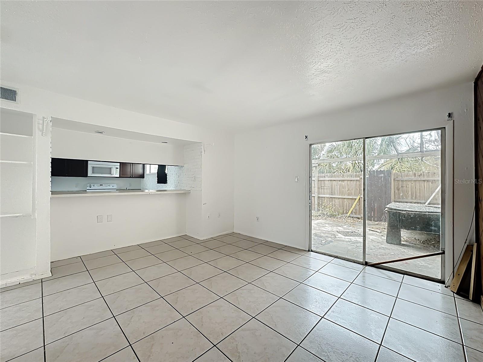 Image 18 of 48 For 3968 Crayrich Circle C3