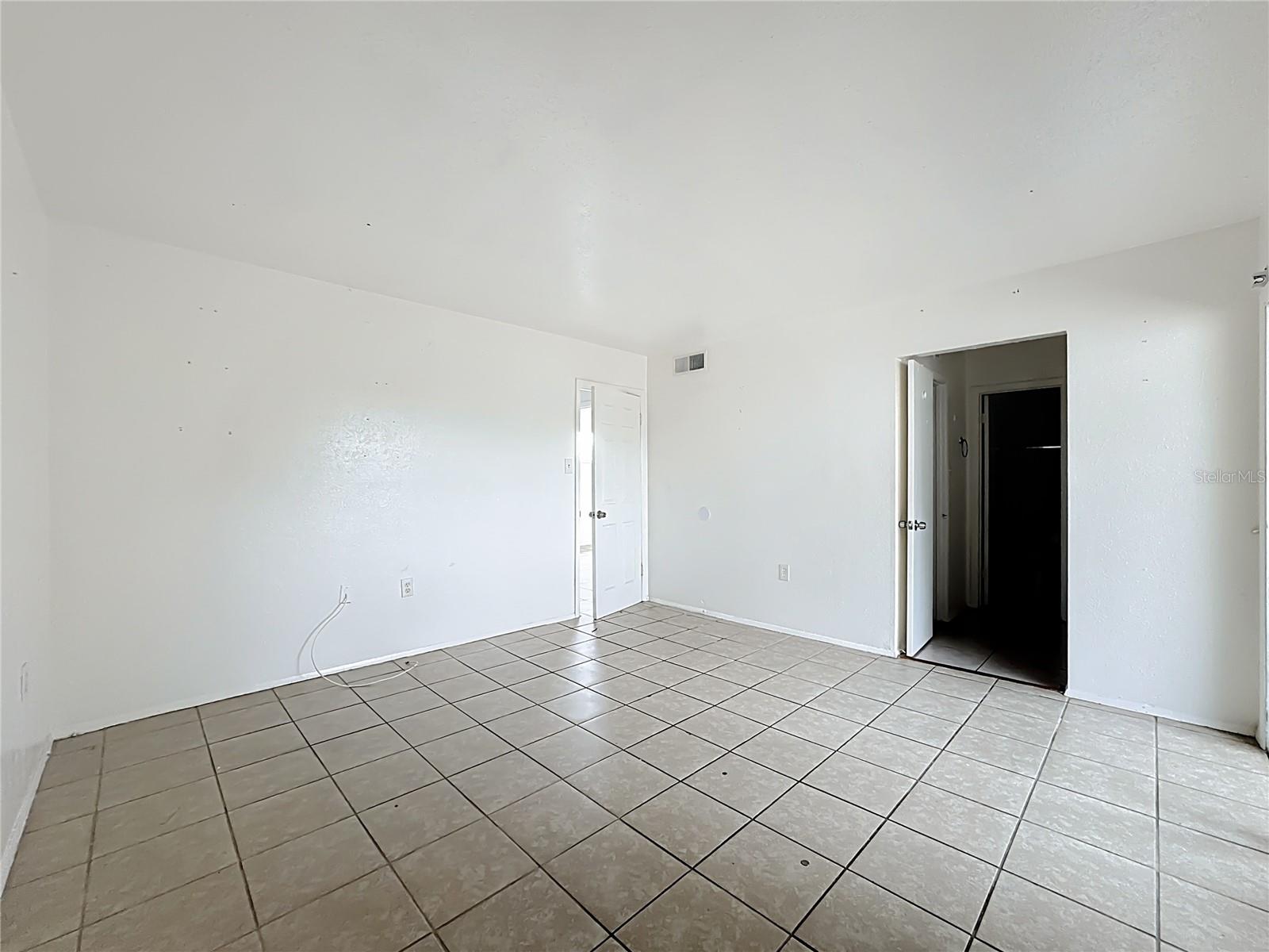 Image 24 of 48 For 3968 Crayrich Circle C3