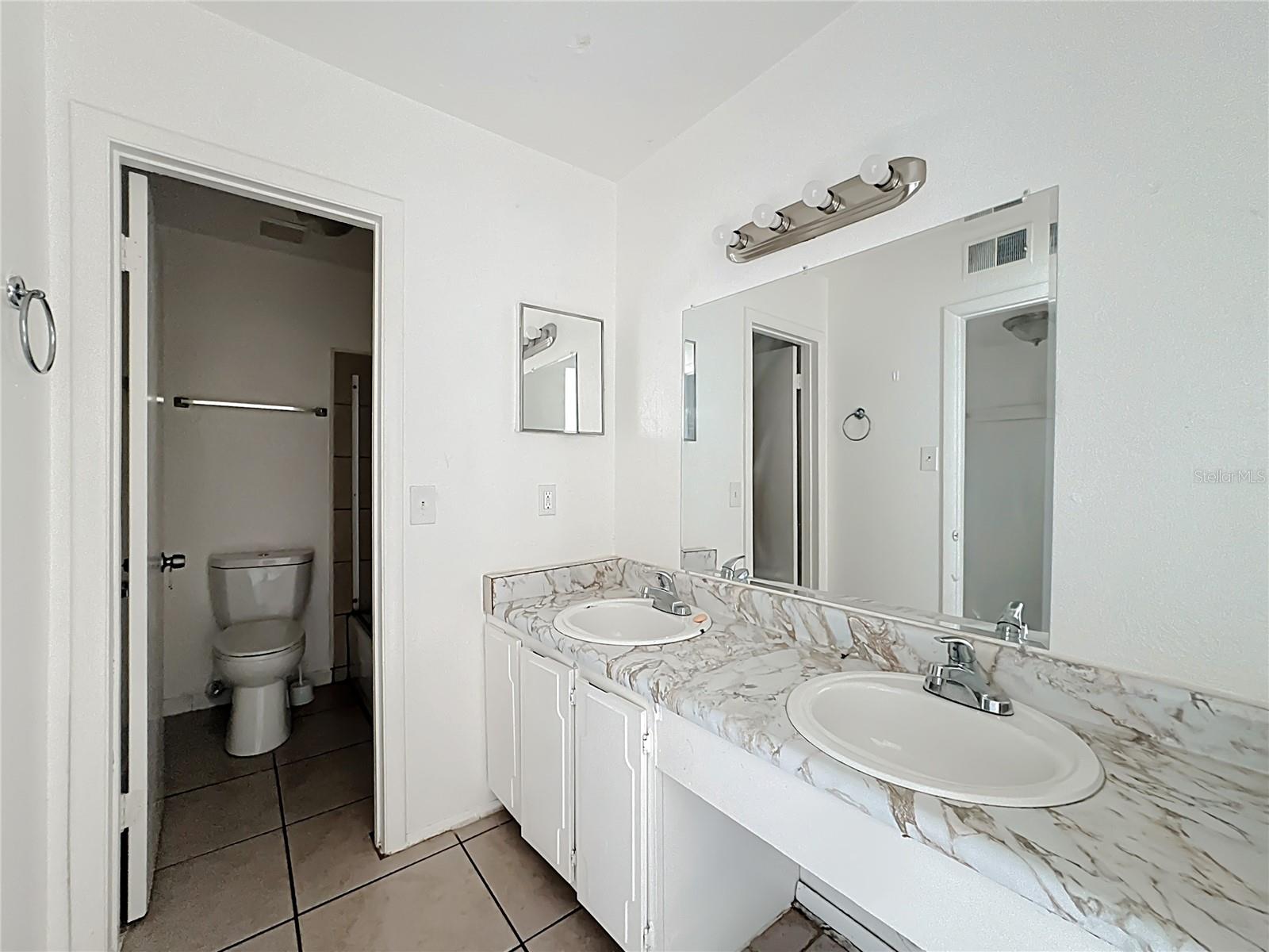 Image 26 of 48 For 3968 Crayrich Circle C3