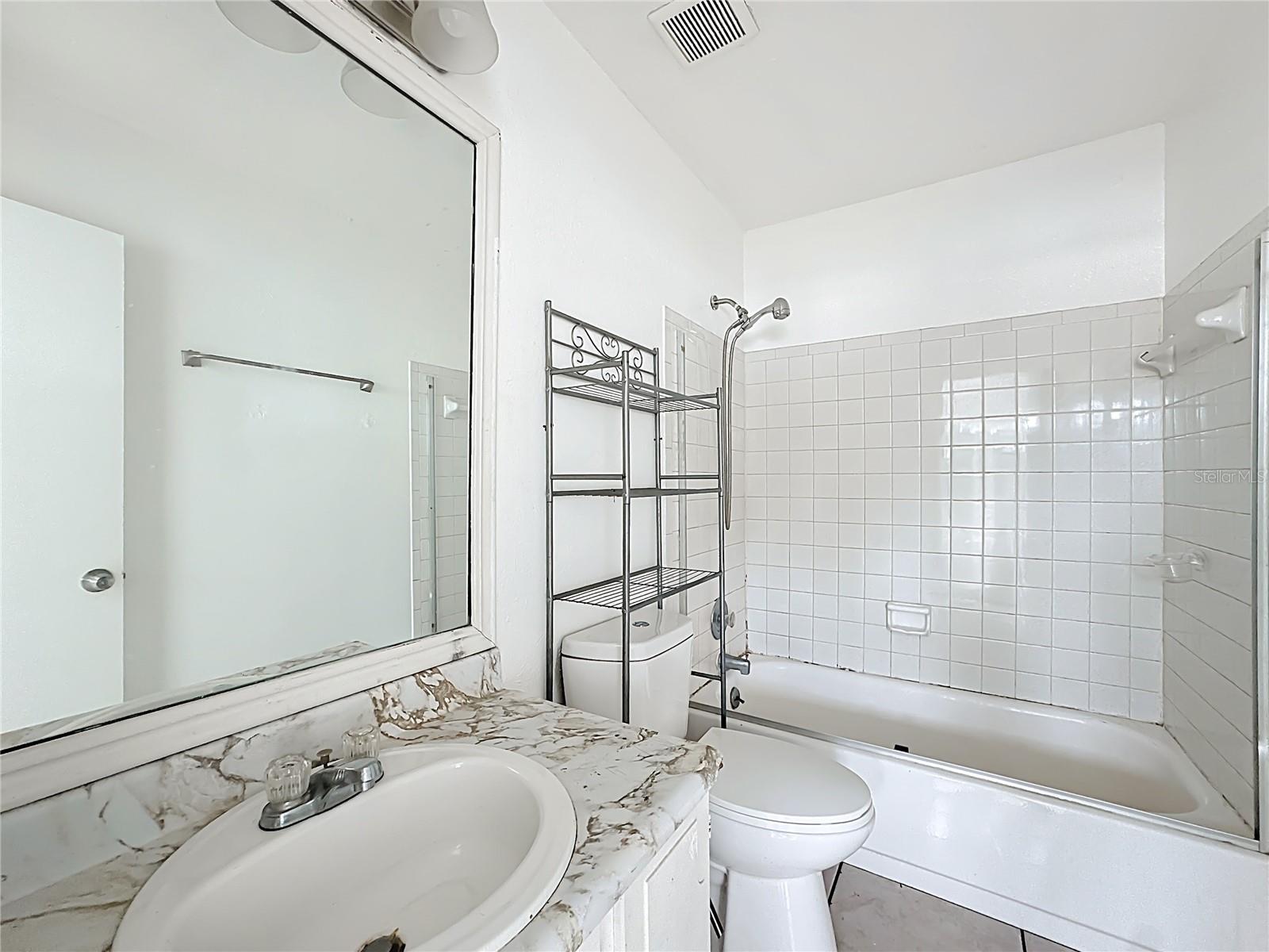 Image 32 of 48 For 3968 Crayrich Circle C3