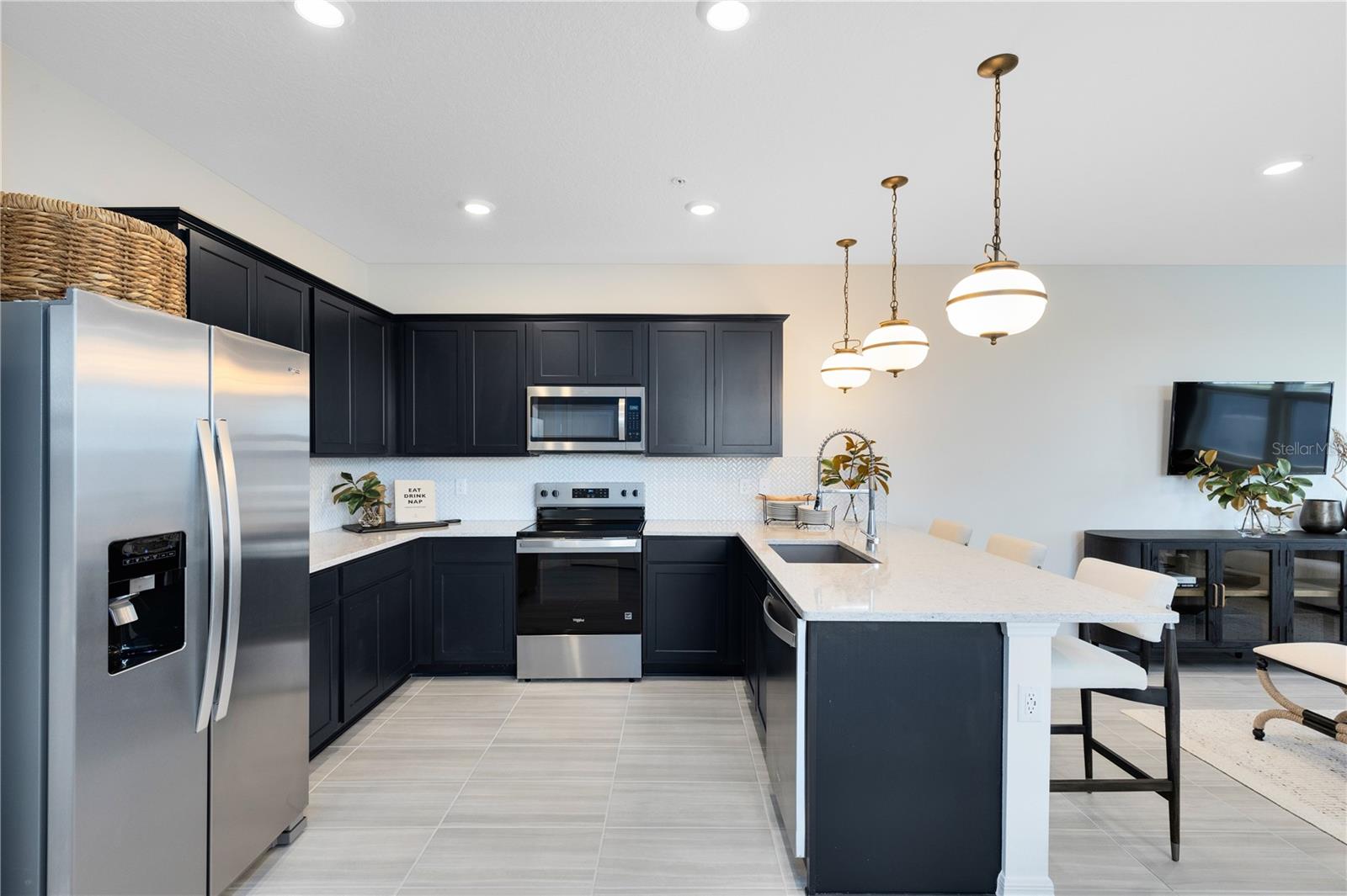 Image 4 of 35 For 10106 Hadley Street