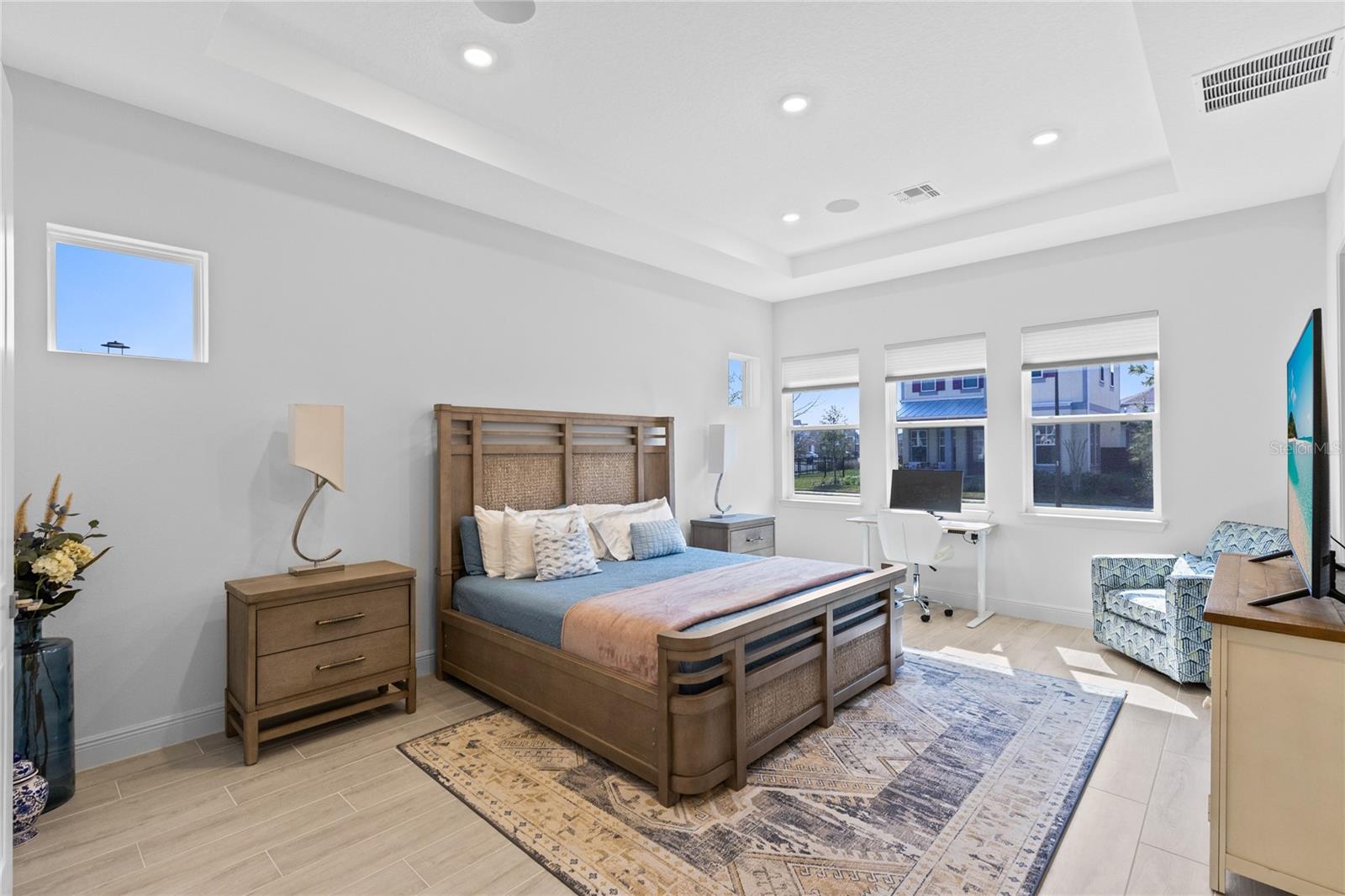 Image 10 of 54 For 9765 Neruda Street