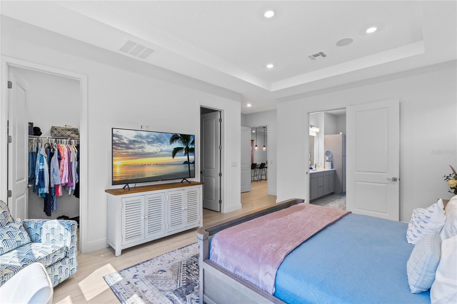 Image 11 of 54 For 9765 Neruda Street