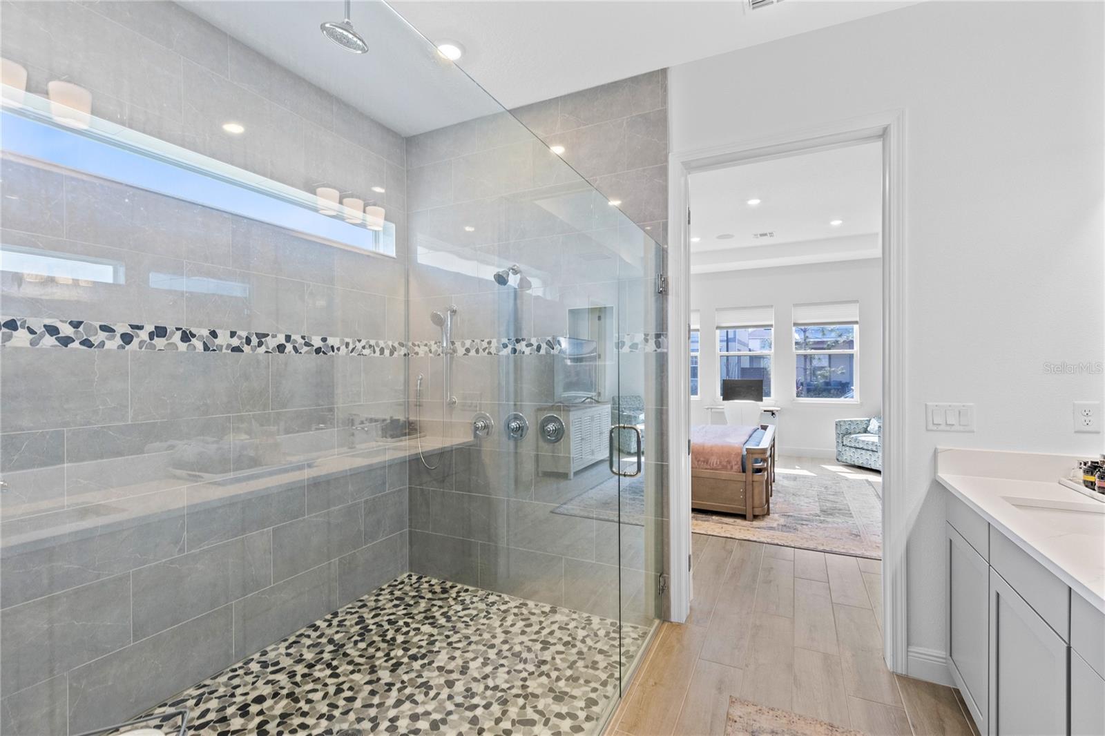 Image 12 of 54 For 9765 Neruda Street