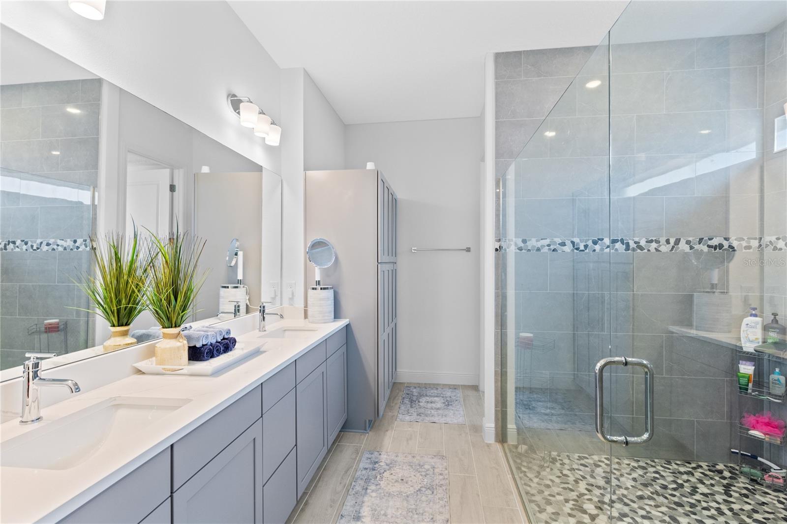 Image 13 of 54 For 9765 Neruda Street