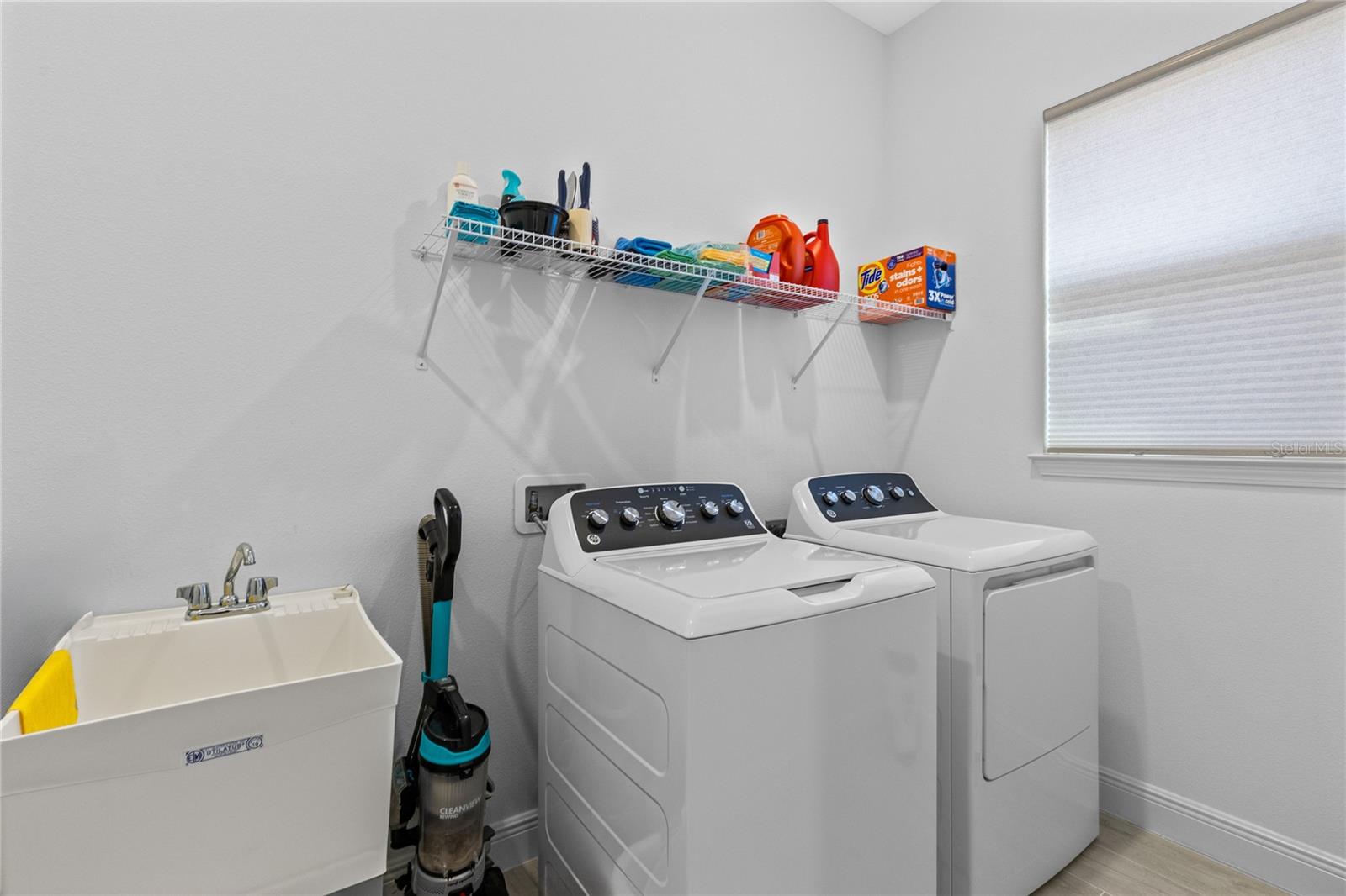 Image 15 of 54 For 9765 Neruda Street